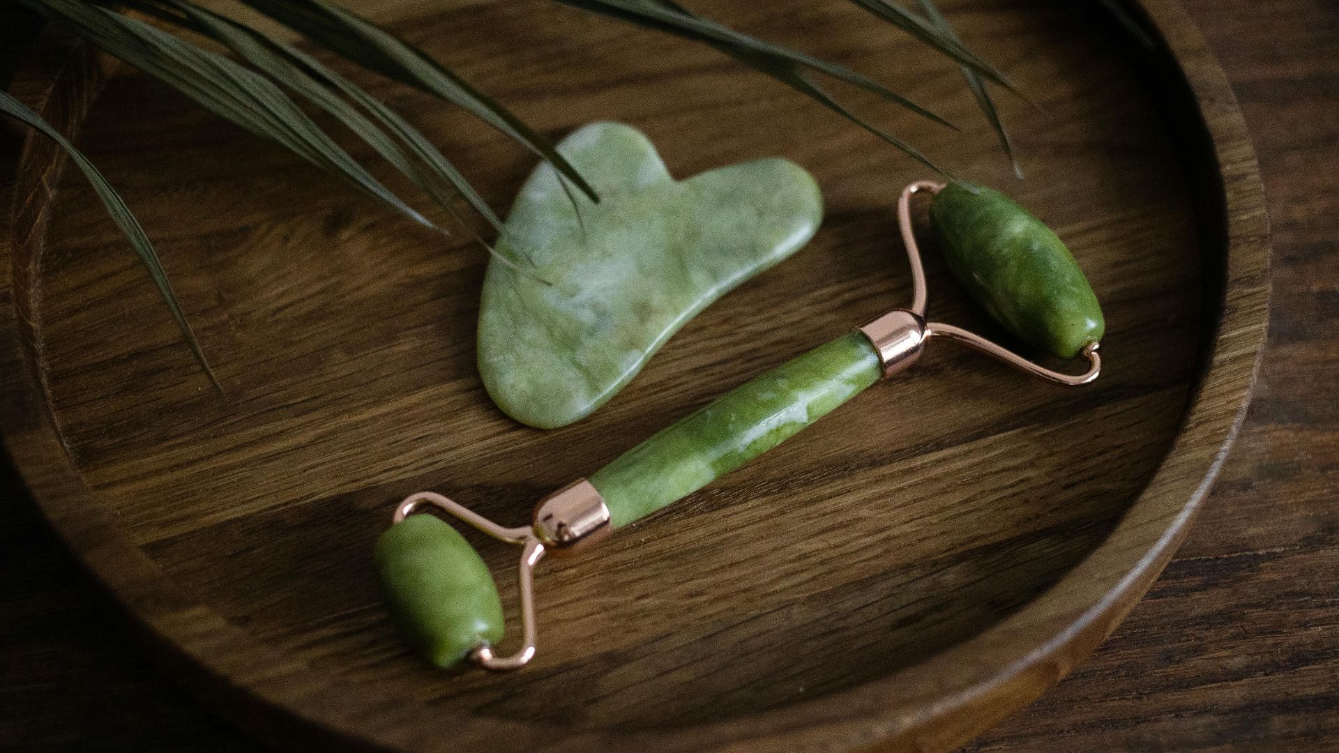 2. Rouleaux de Jade et outils de Gua Sha