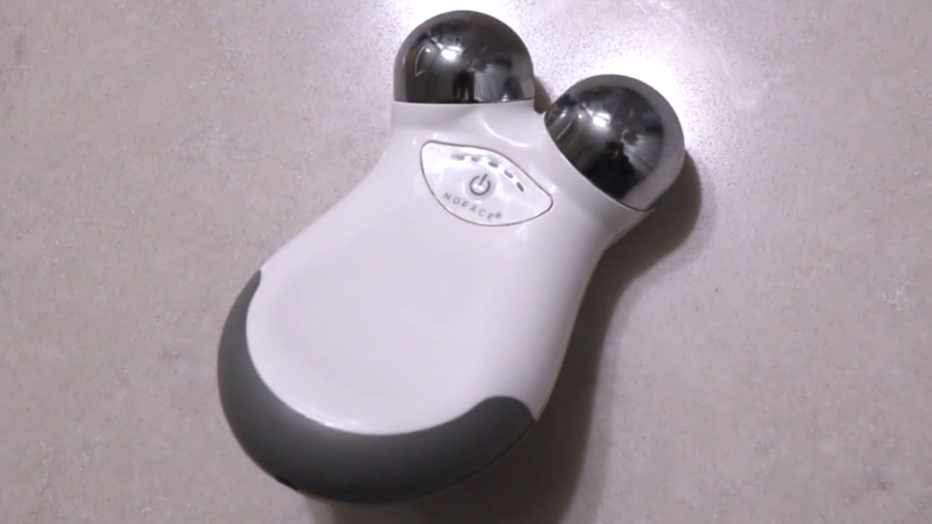 14. Appareils faciaux à microcourant