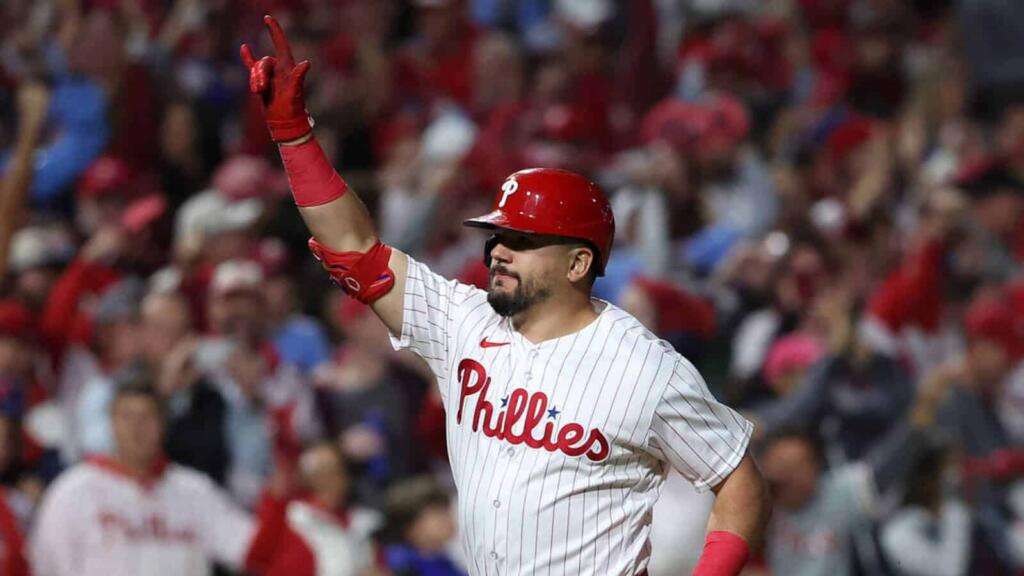 Rumor mill: Kyle Schwarber linked to the Yankees