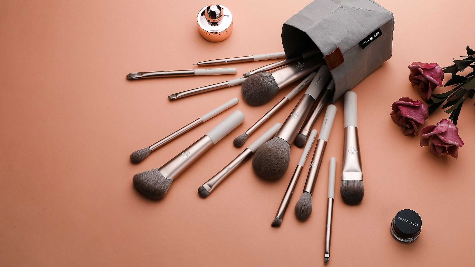 3. Huit pinceaux de base