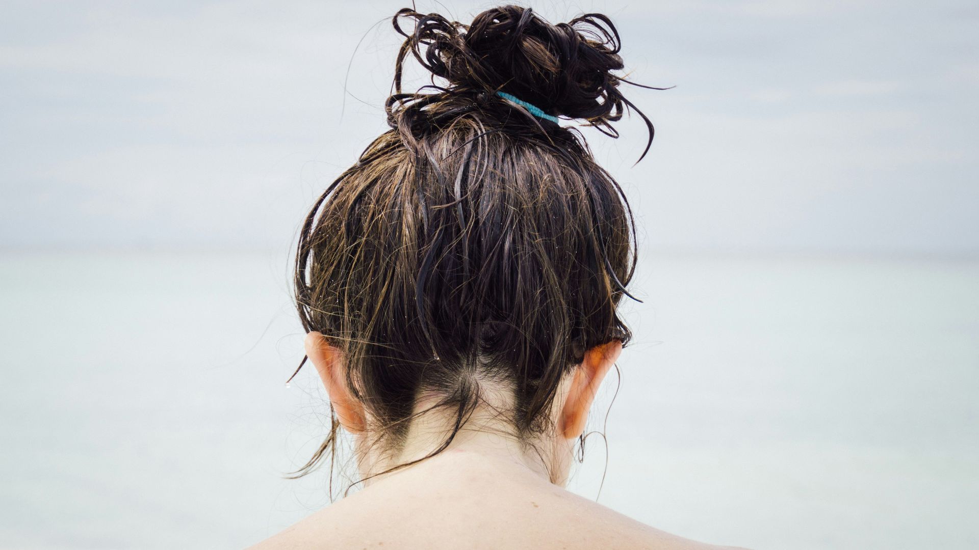 8. Les cheveux mouillés provoquent des rhumes