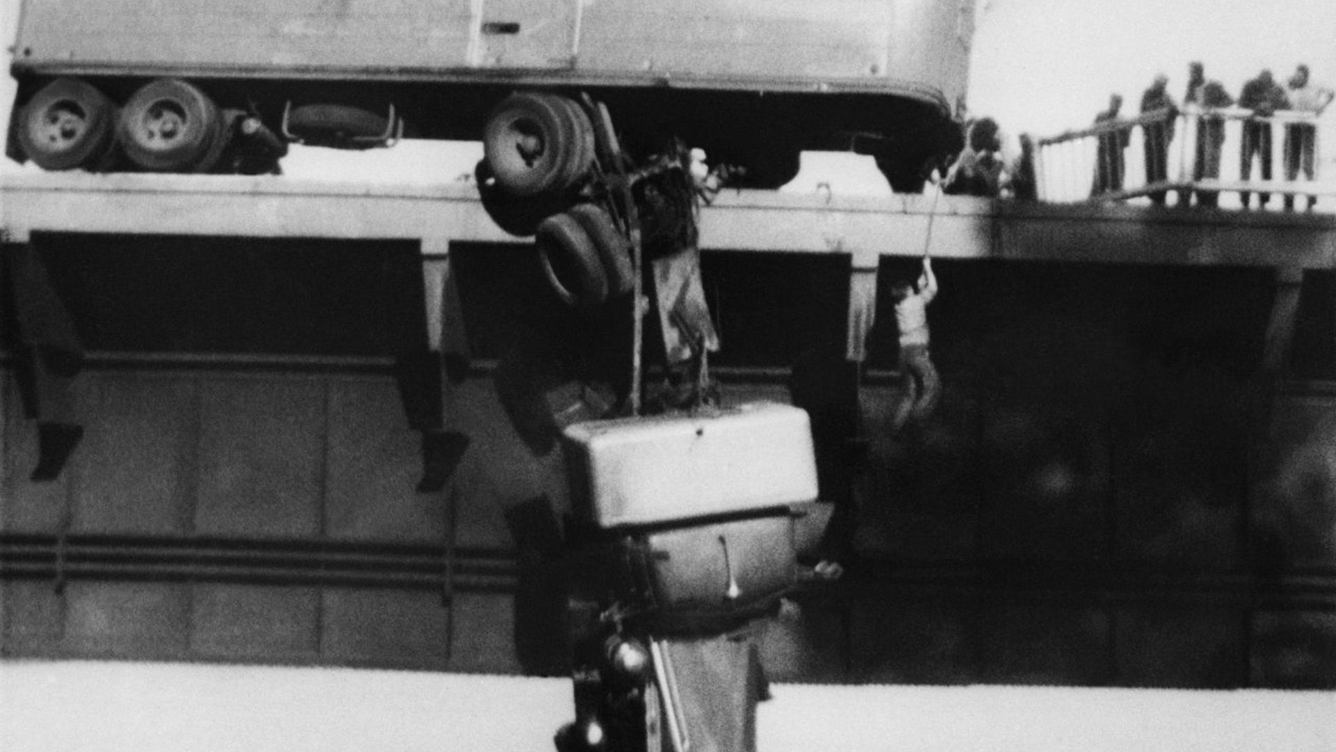 9. Sauvetage sur le pont de la rivière Pit