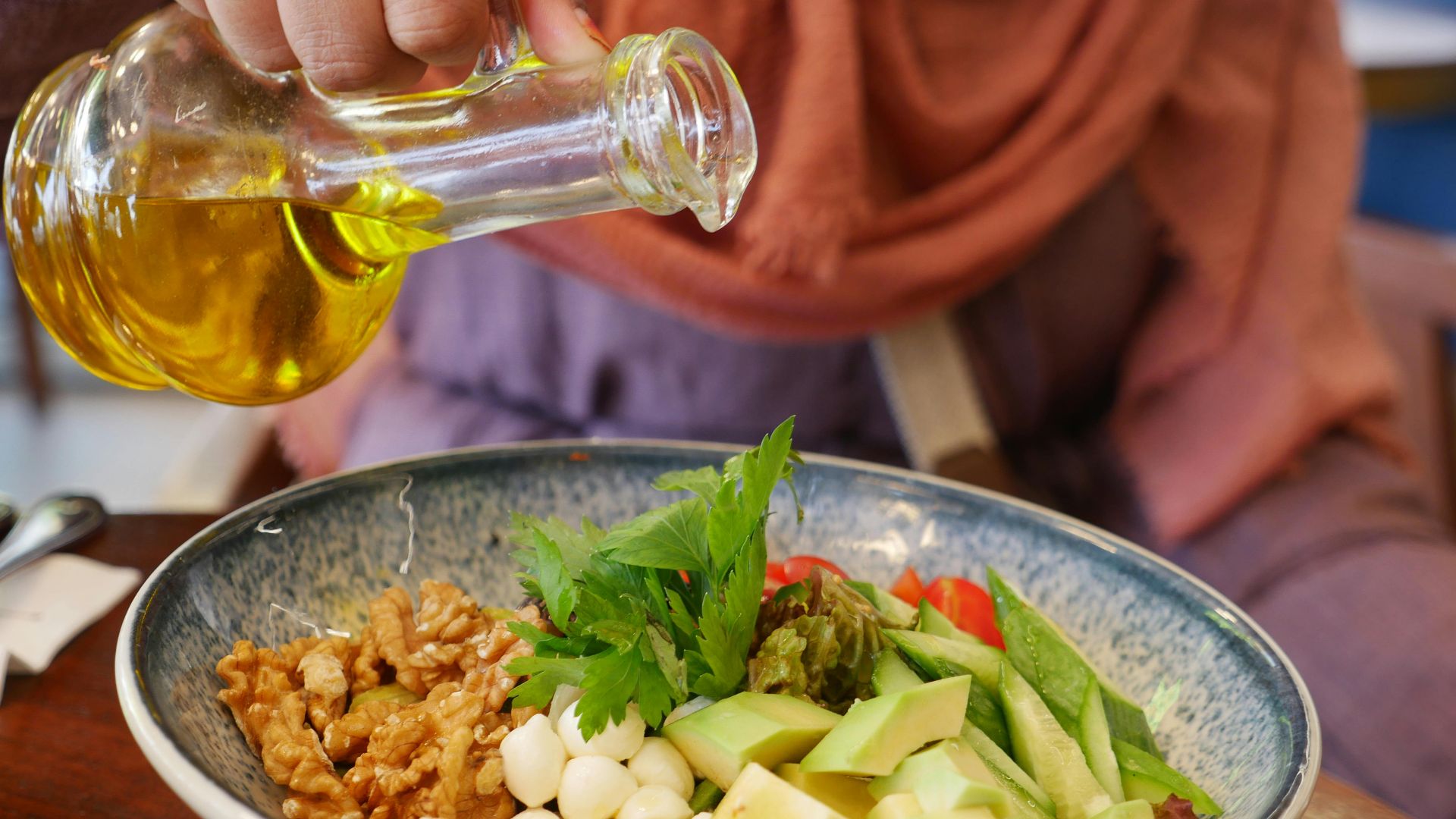 5. Verser un filet d'huile d'olive sur les légumes avant de les rôtir