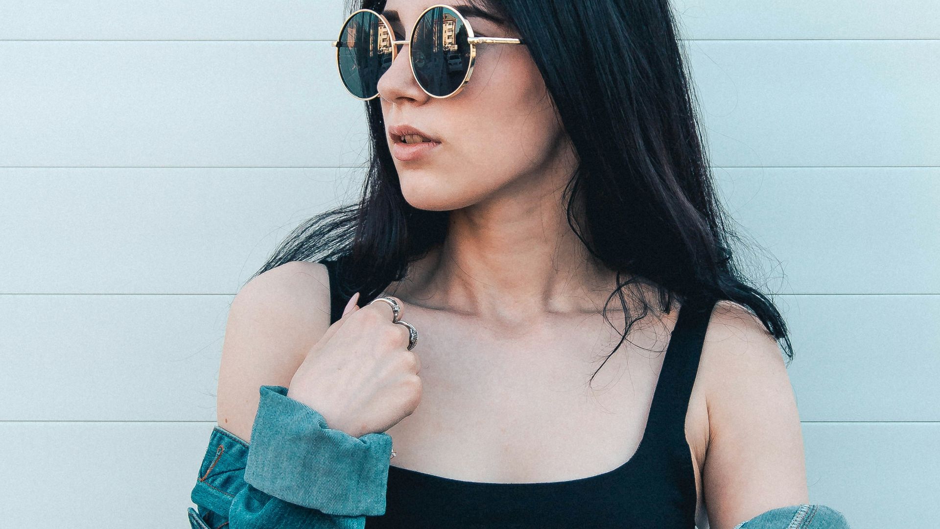 10 façons de rehausser vos photos OOTD et 10 poses saisissantes