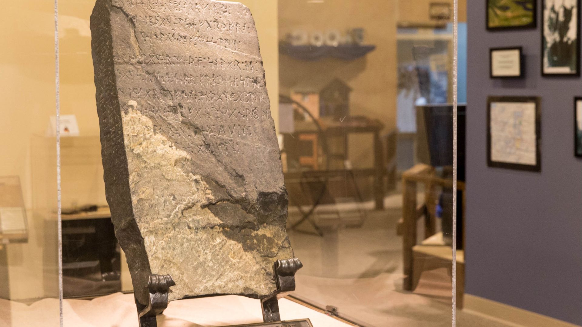 15. La pierre runique de Kensington (1898)