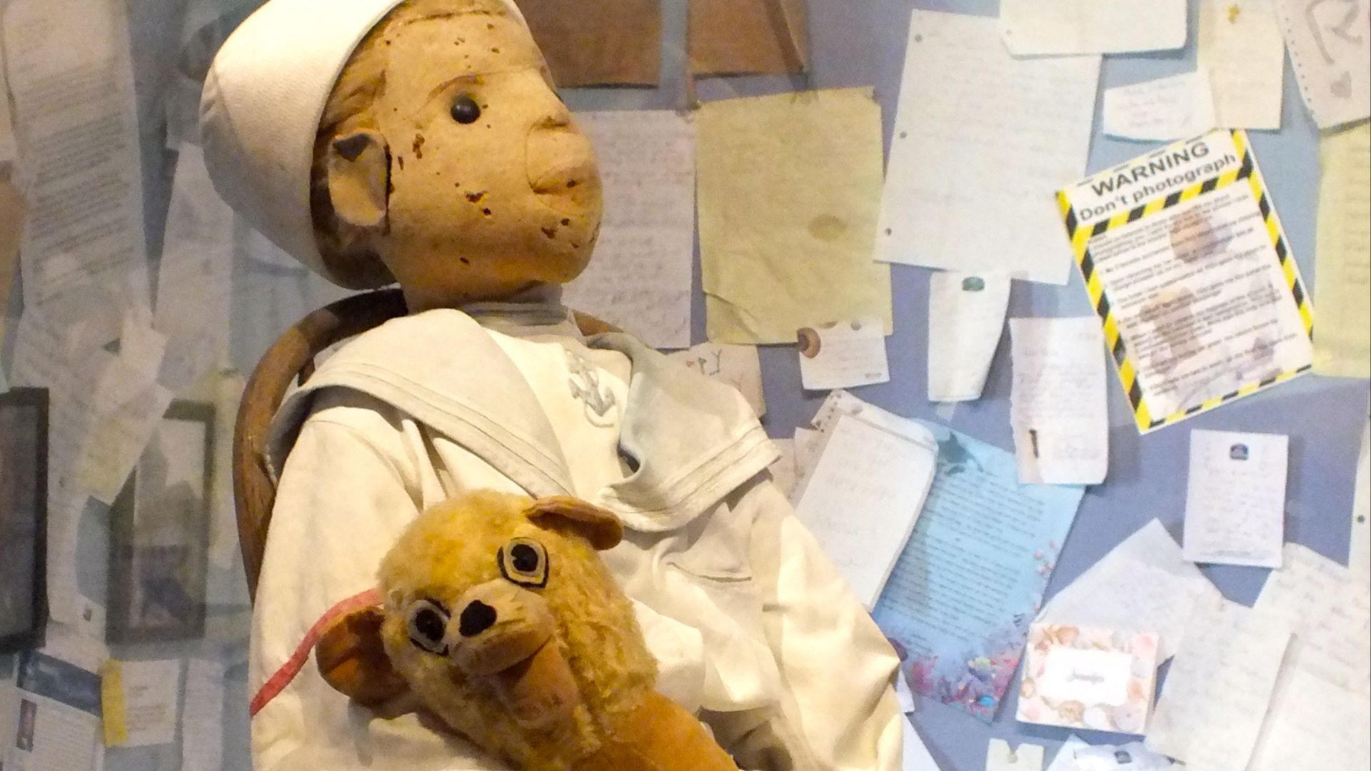 1. Robert la poupée