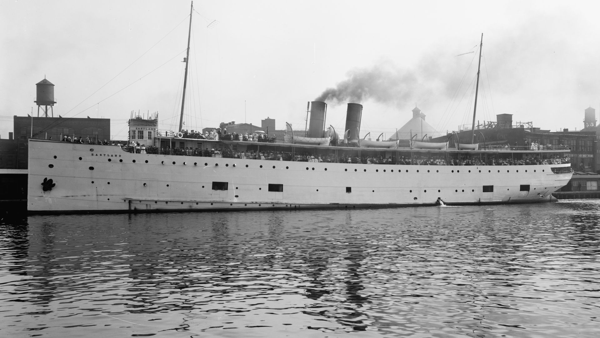 17. Le SS Eastland (1915)