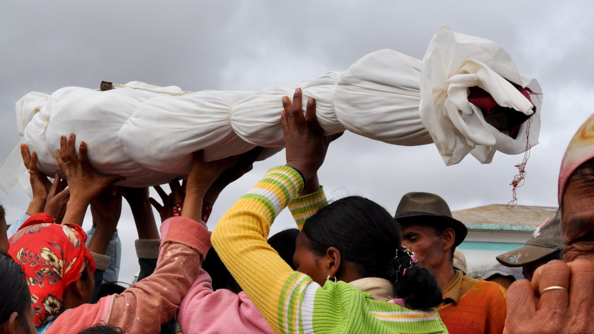 5. Le retournement des os à Madagascar