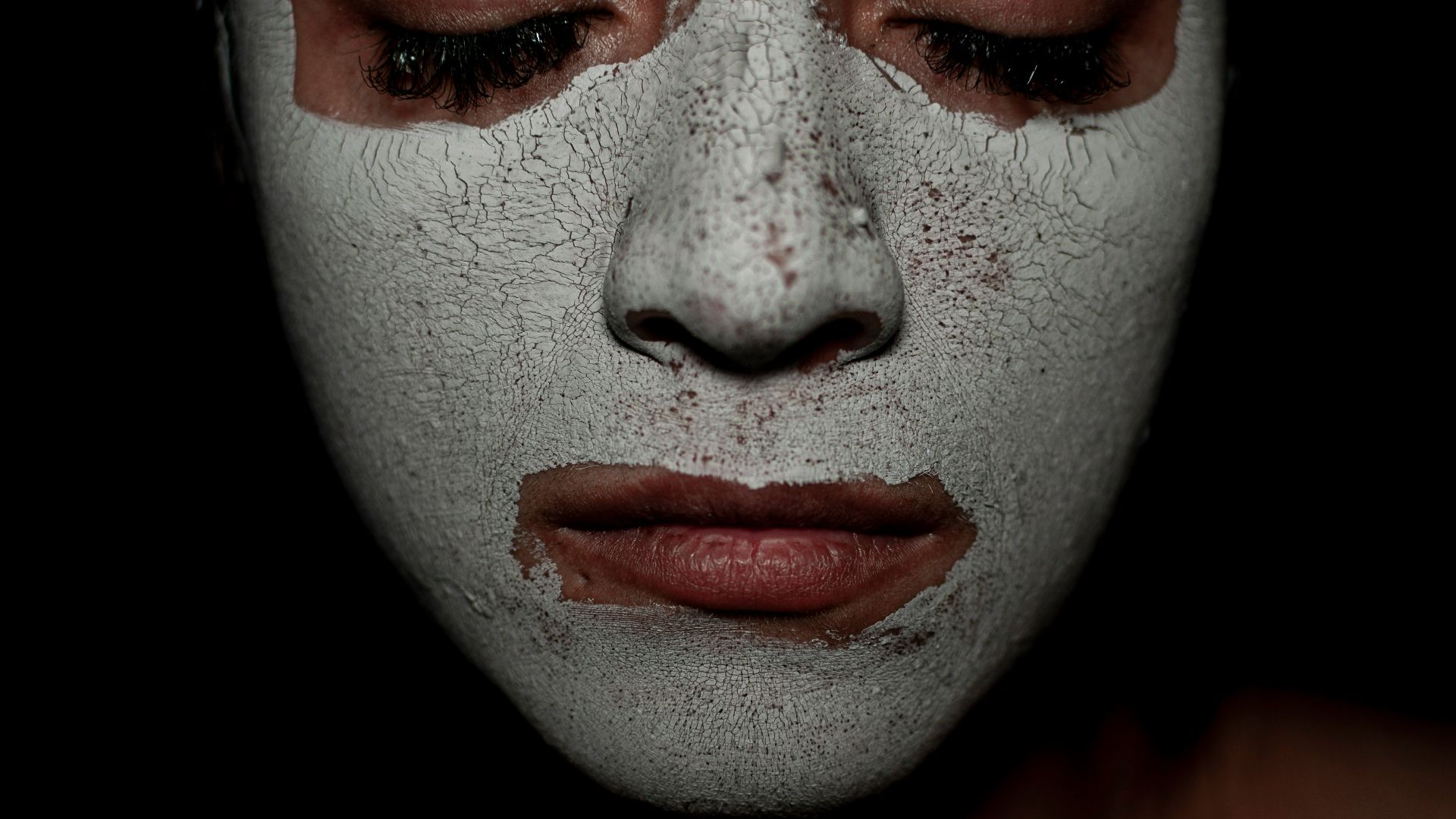 12. Masques d'argile