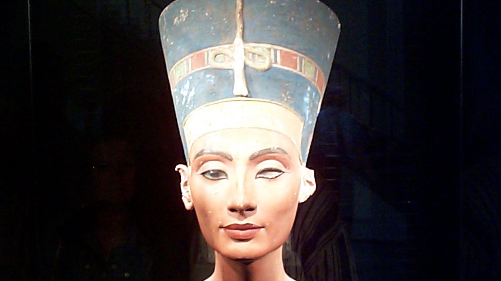 17. Pot à cosmétiques de la reine Néfertiti