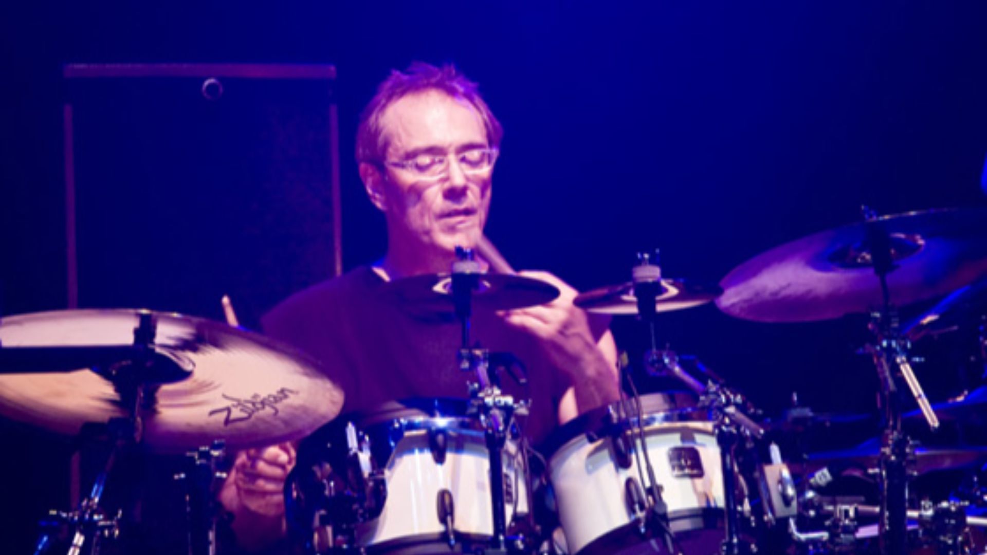 8. Vinnie Colaiuta