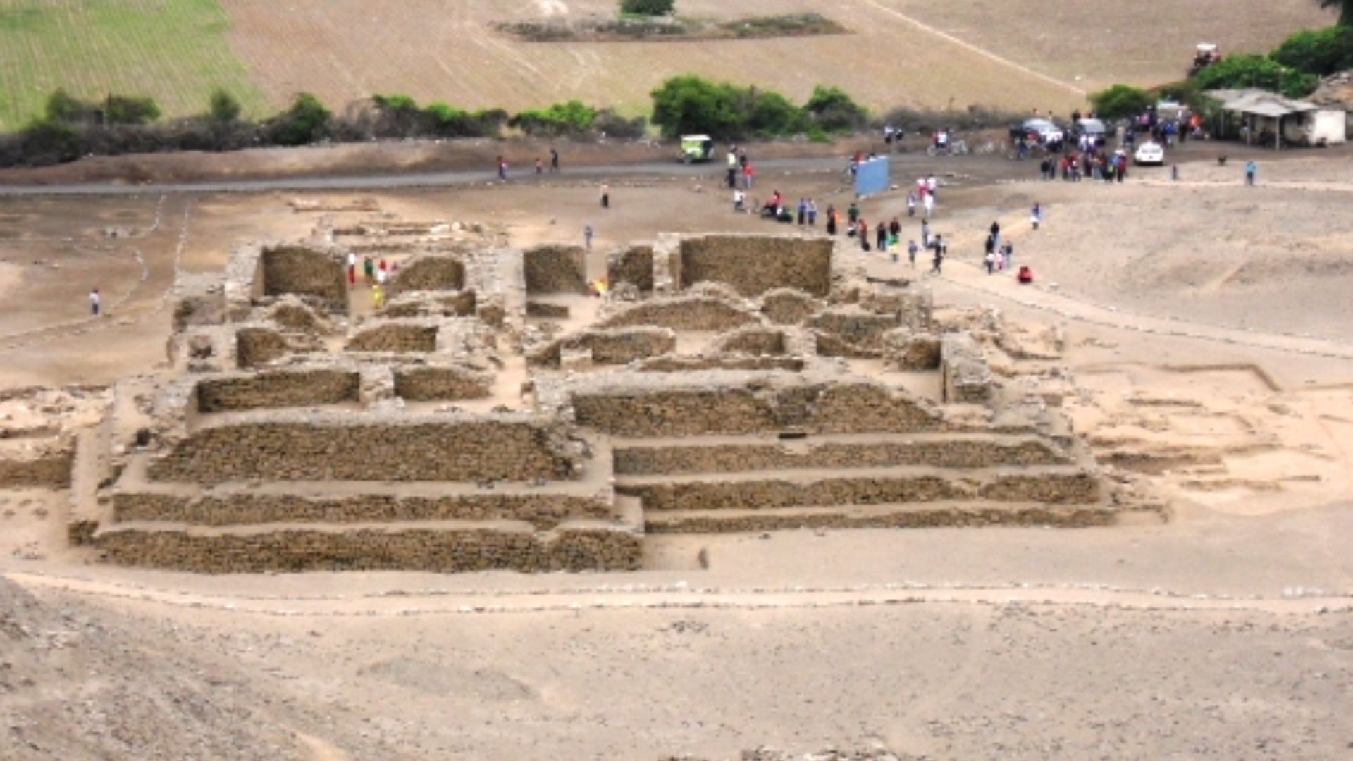 3. Pyramide d'El Paraíso, Pérou