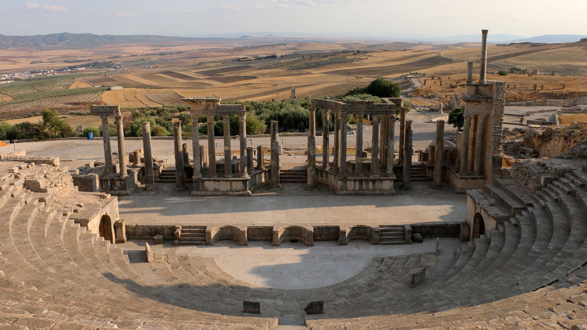 12. Théâtre romain de Dougga - Tunisie (IIe s. apr. J.-C.)