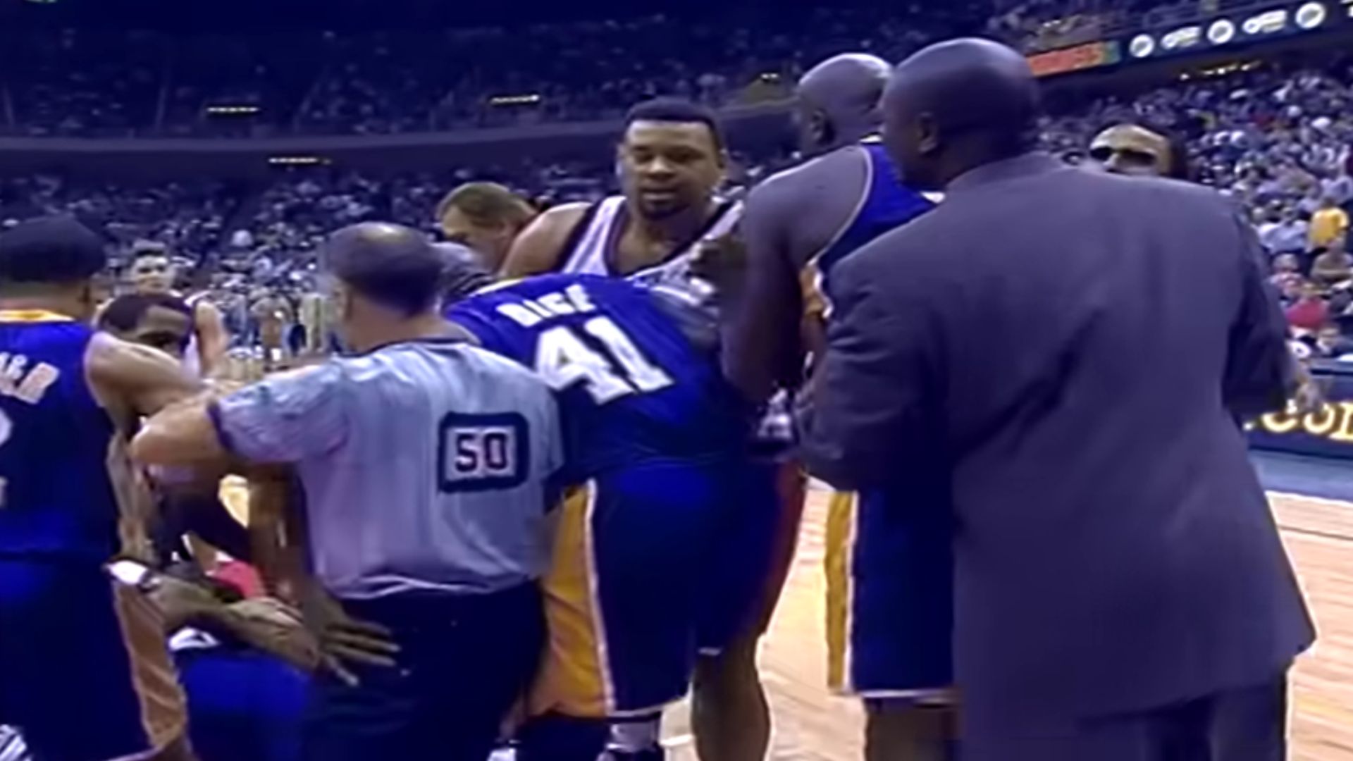 6. Houston Rockets Vs. Los Angeles Lakers (NBA, 1999)