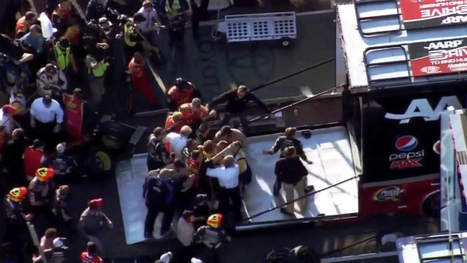 19. Clint Bowyer contre Jeff Gordon (NASCAR, 2012)