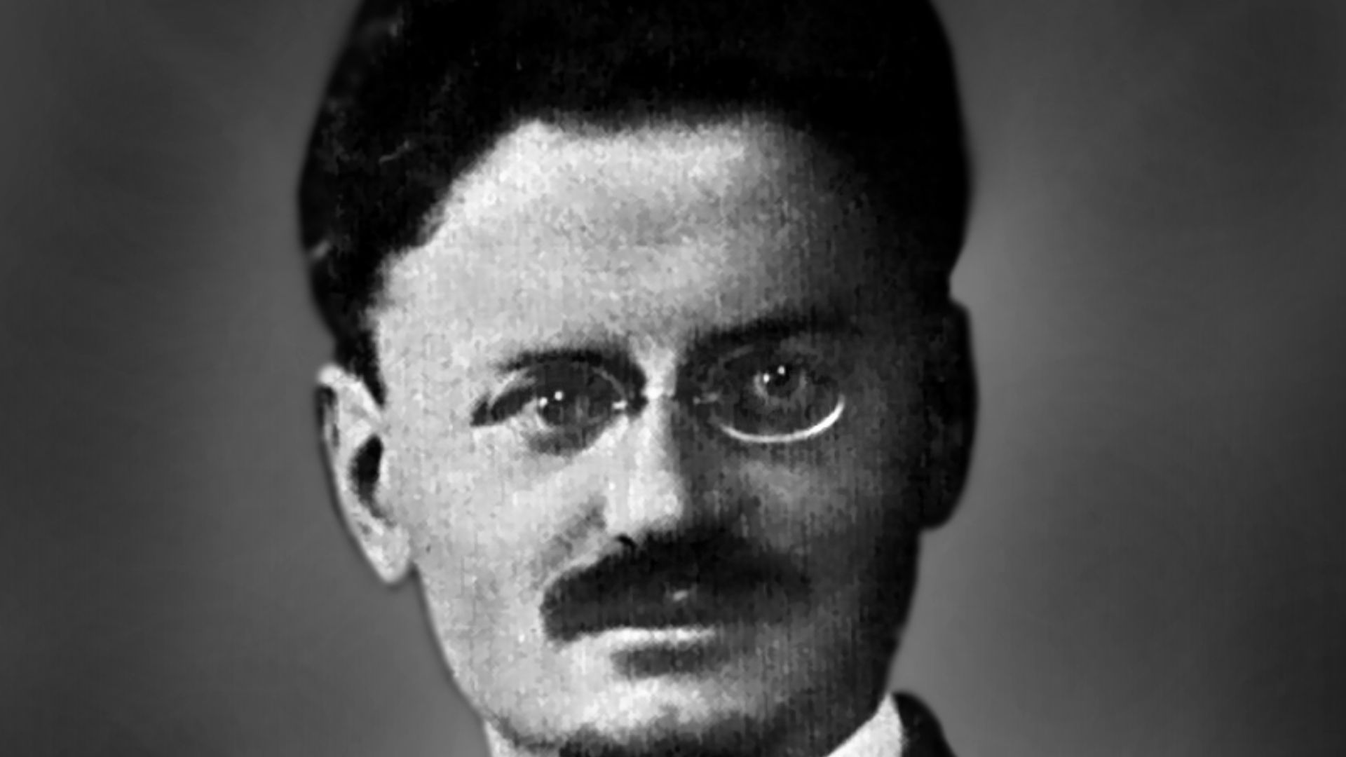 8. Léon Trotsky