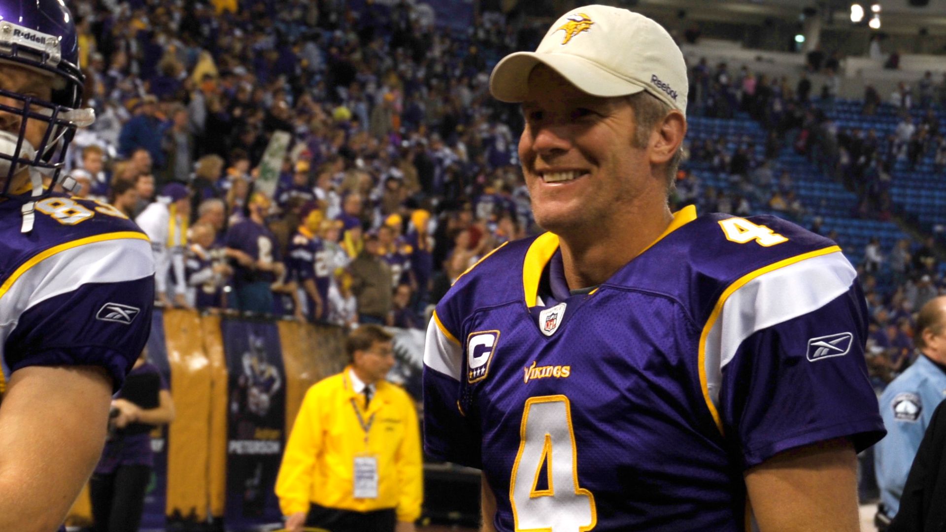4. Brett Favre Vs. Aaron Rodgers