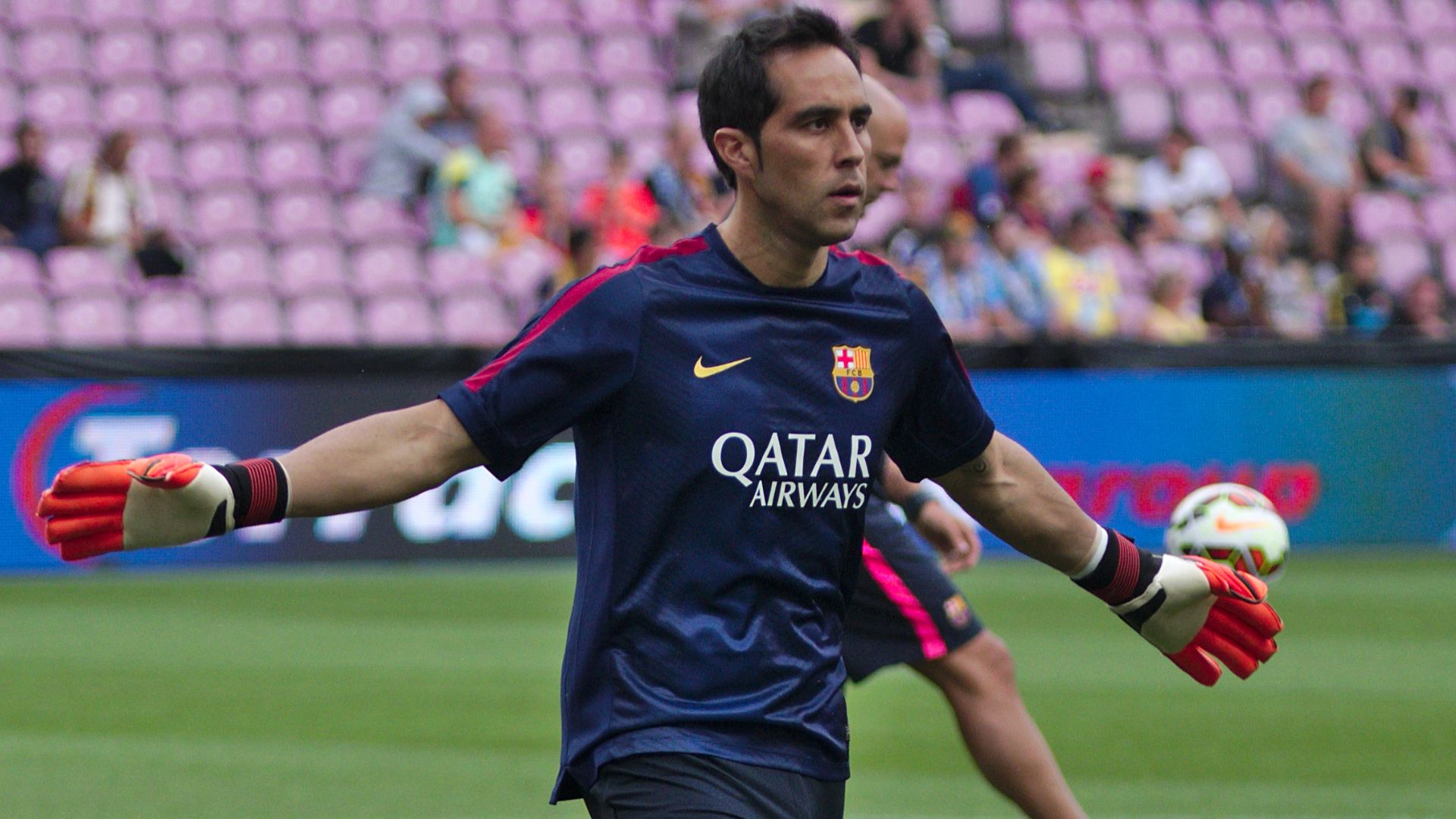 11. Arturo Vidal Vs. Claudio Bravo