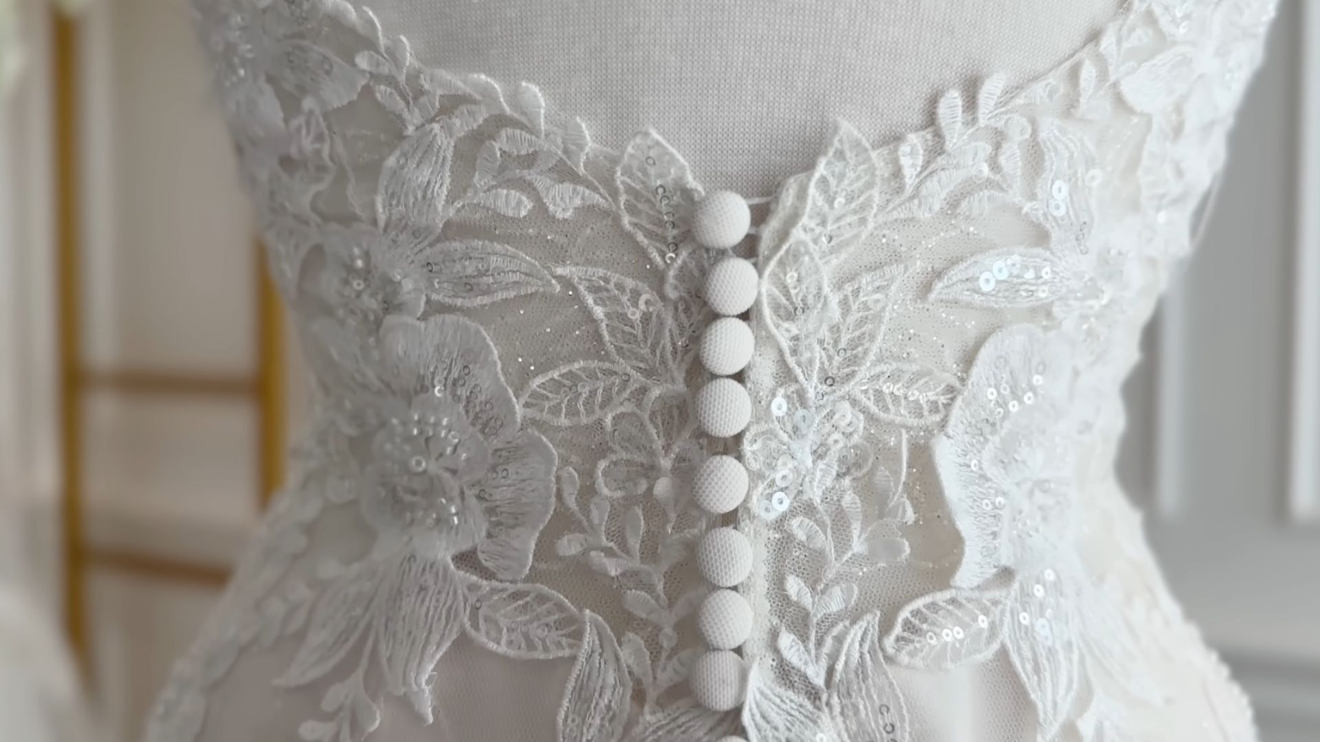 7. Remplacer les boutons standard par des attaches