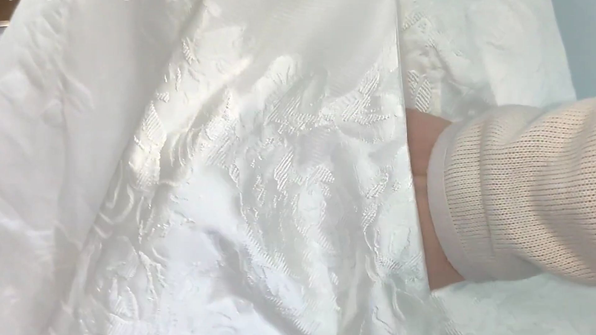 10. Inclure des poches cachées pour les objets personnels