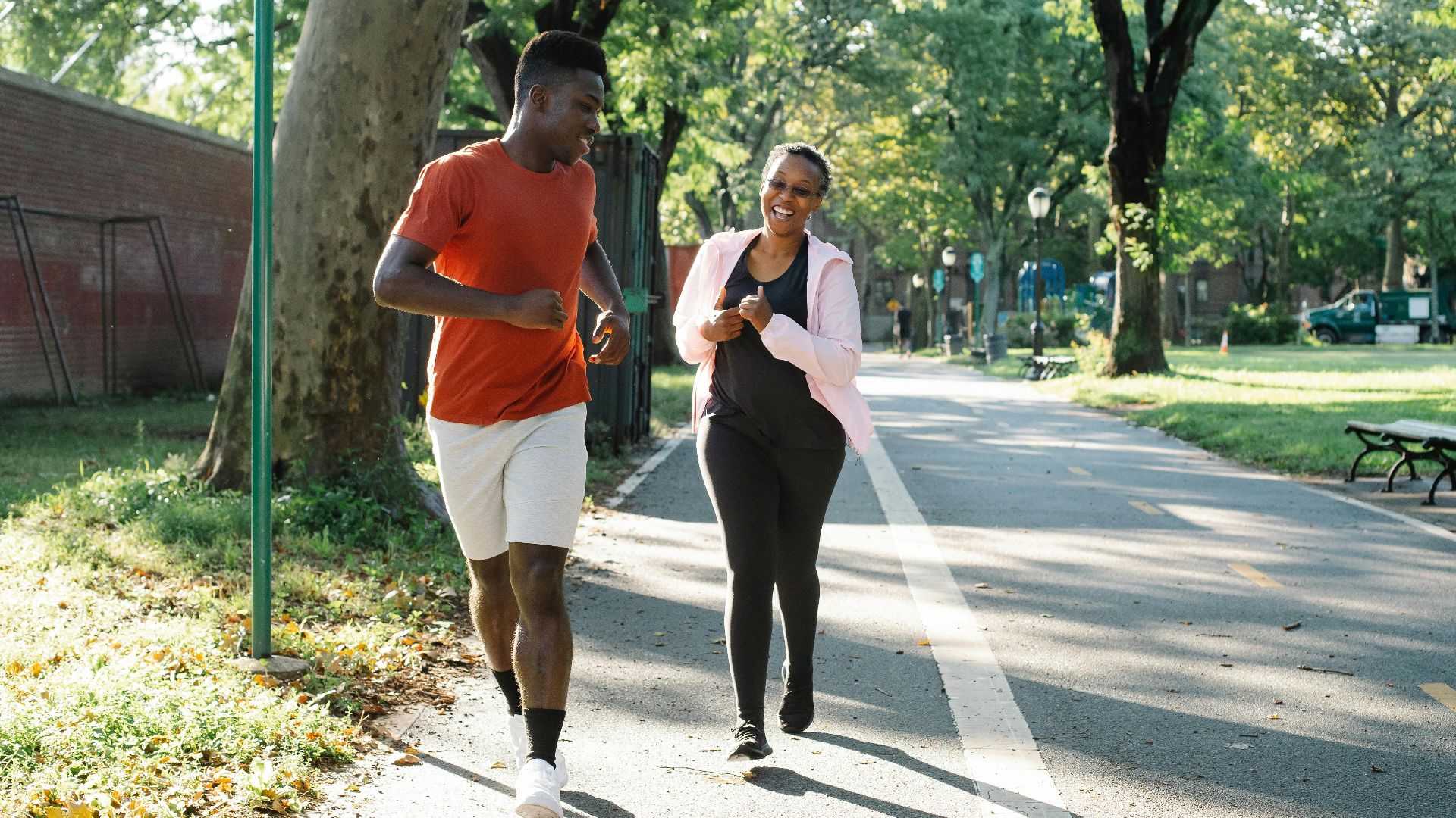 2. Stimule l'activité cardiovasculaire
