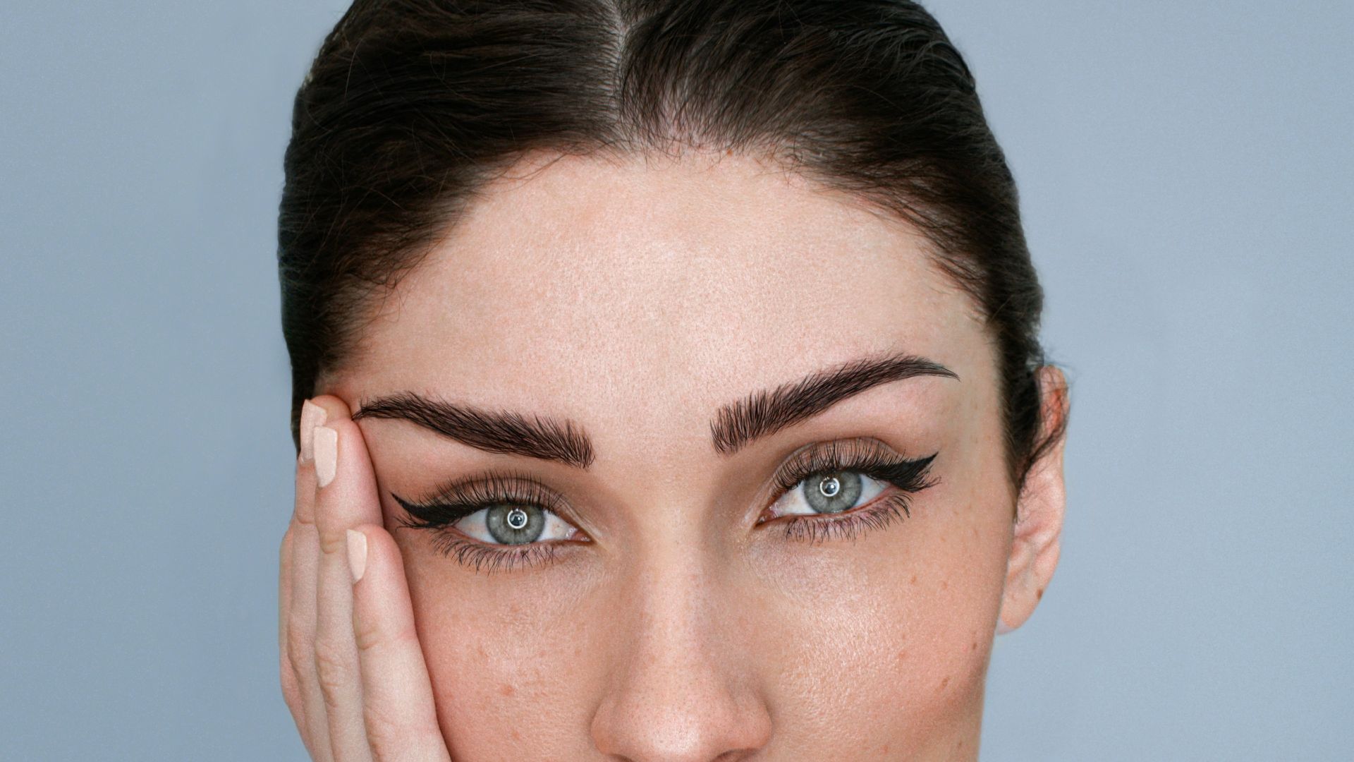 8. Concentrez-vous sur vos sourcils