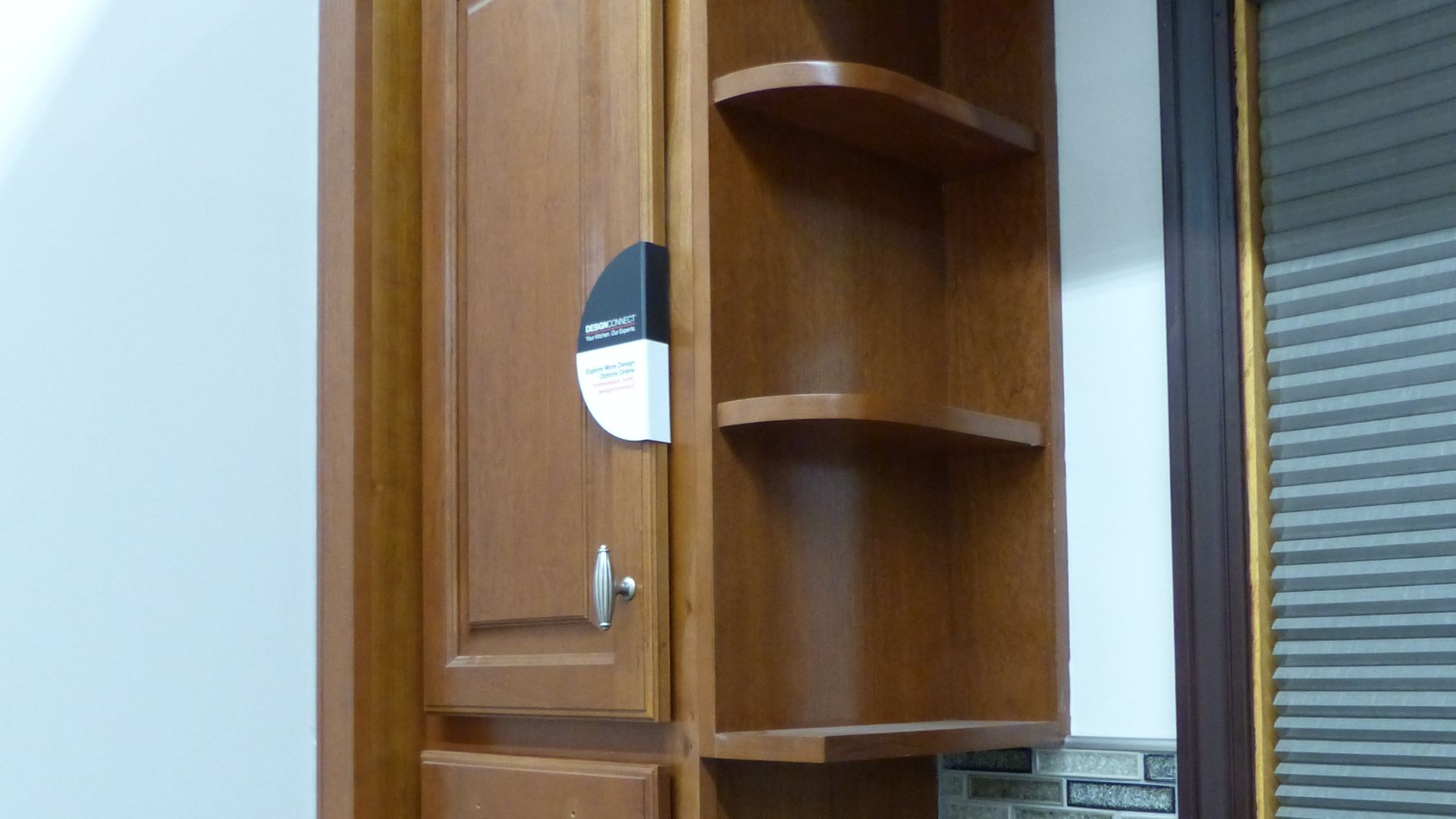 20. Étagère sous l'armoire