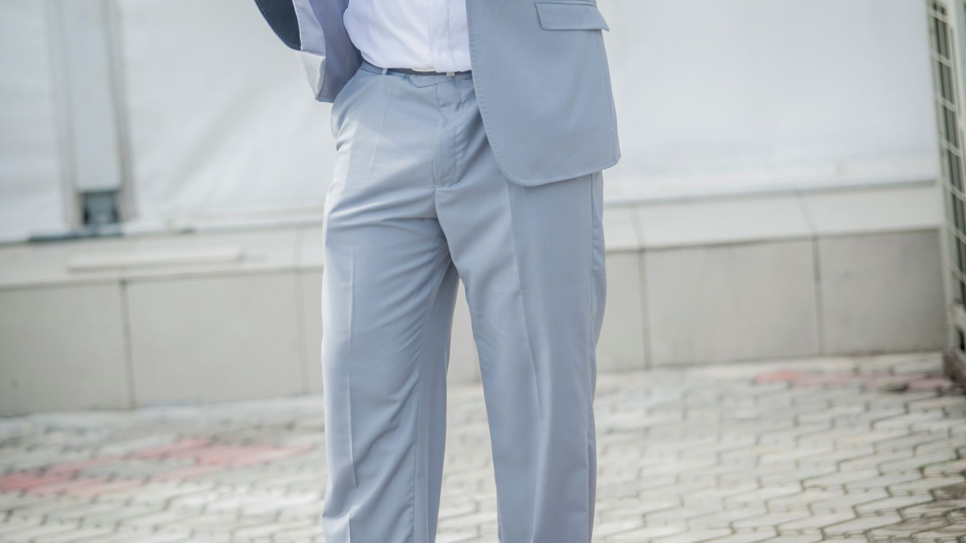 18. Pantalon à plis