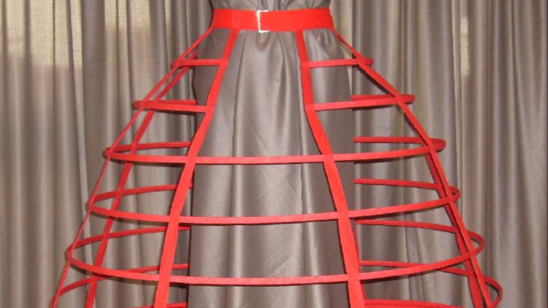 10. Jupon crinoline en taffetas