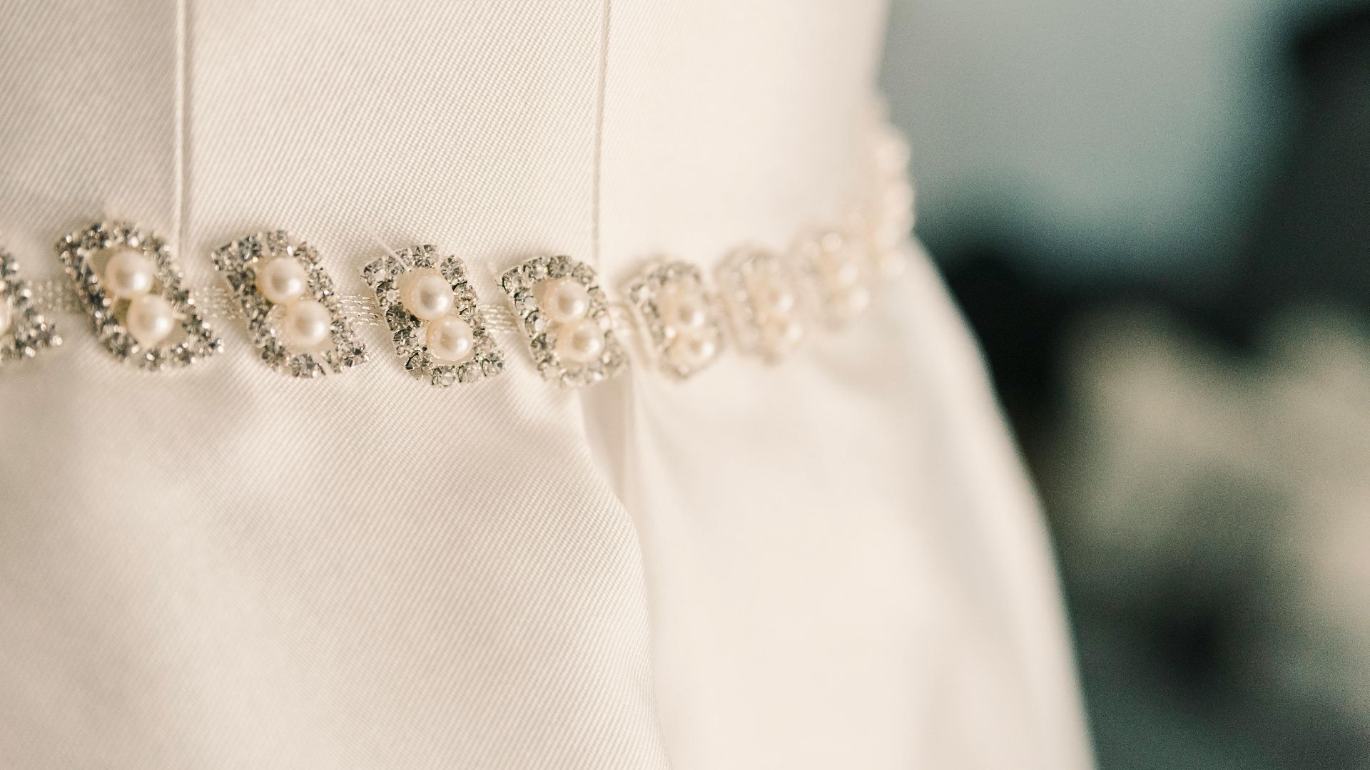 8. Fermeture à bouton en perle