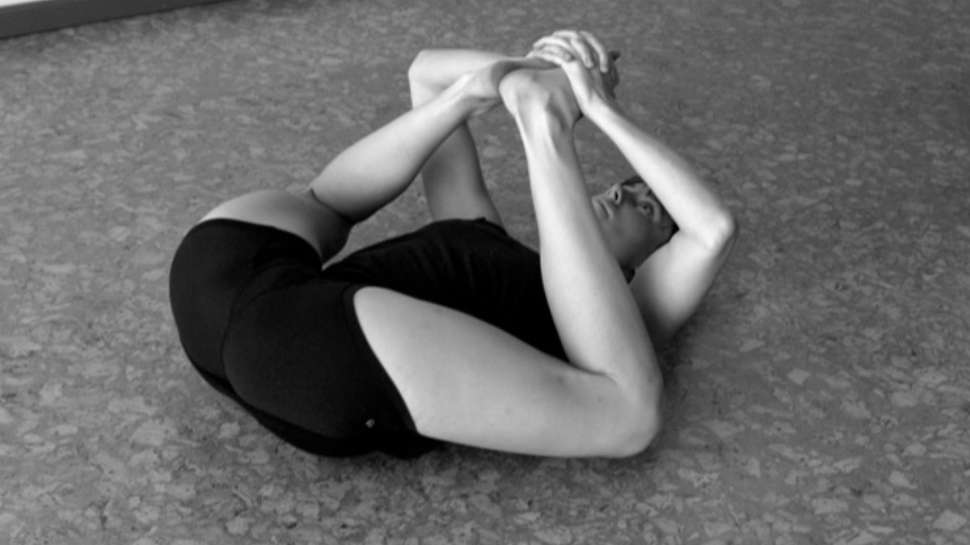 9. Pose du bébé heureux