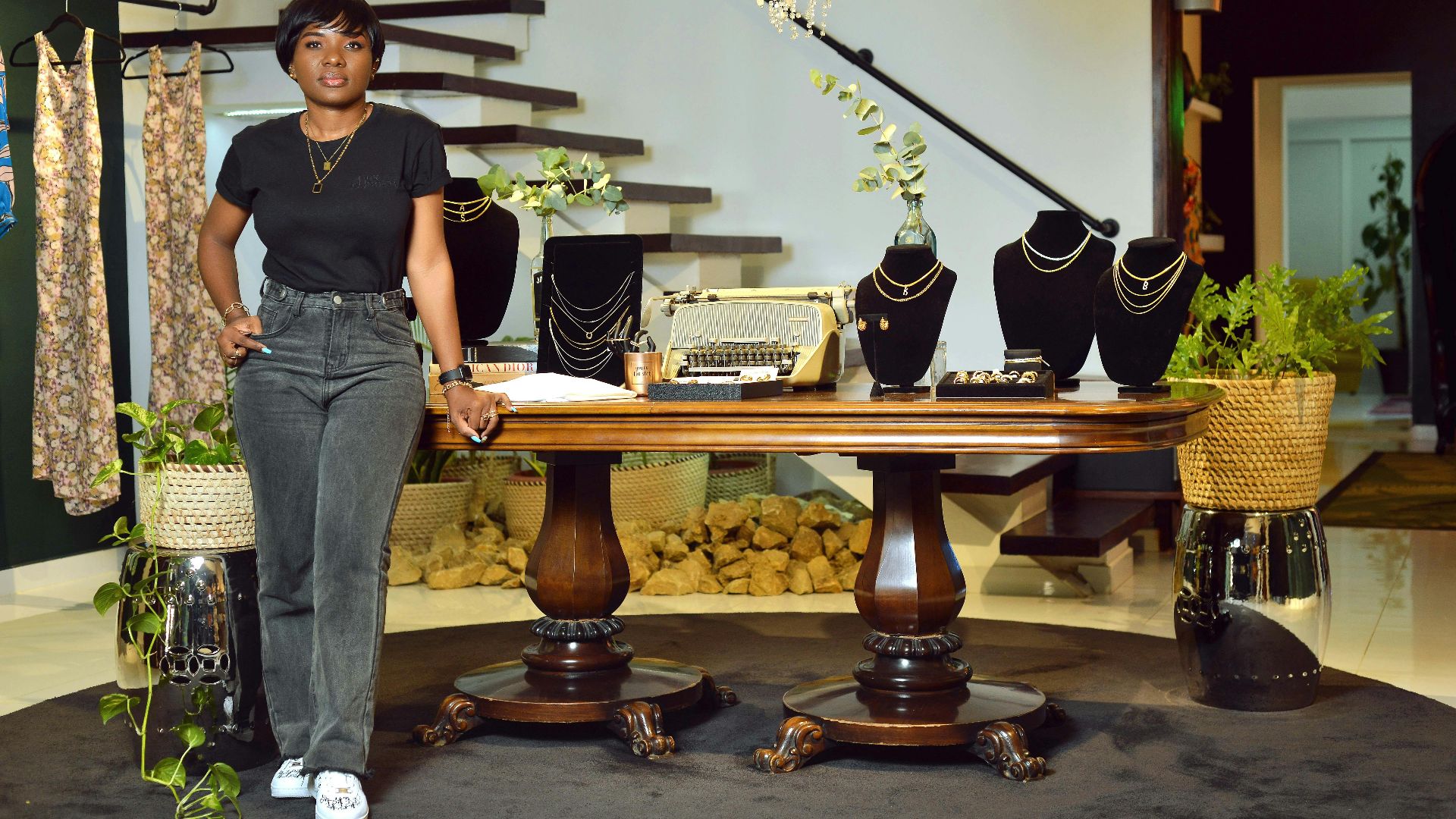 1. Jean à taille haute, délavé foncé