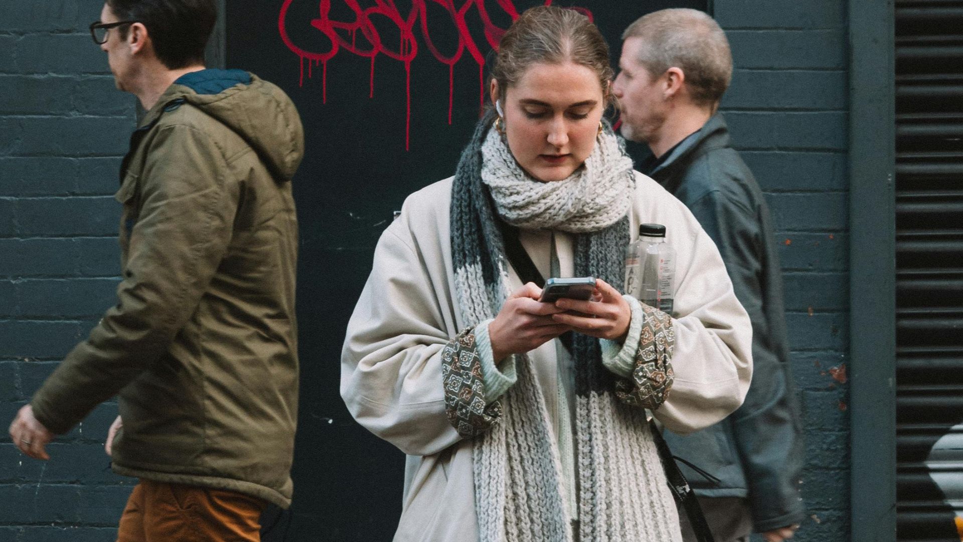 12. Écharpe neutre surdimensionnée