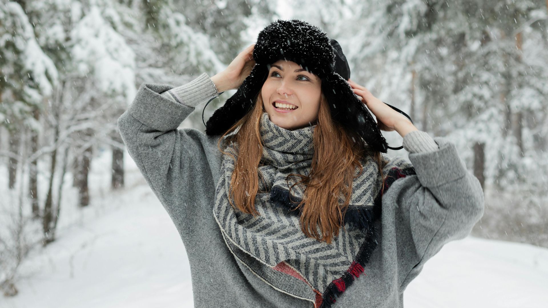 20 accessoires d’hiver indispensables qui ne se limitent pas aux écharpes