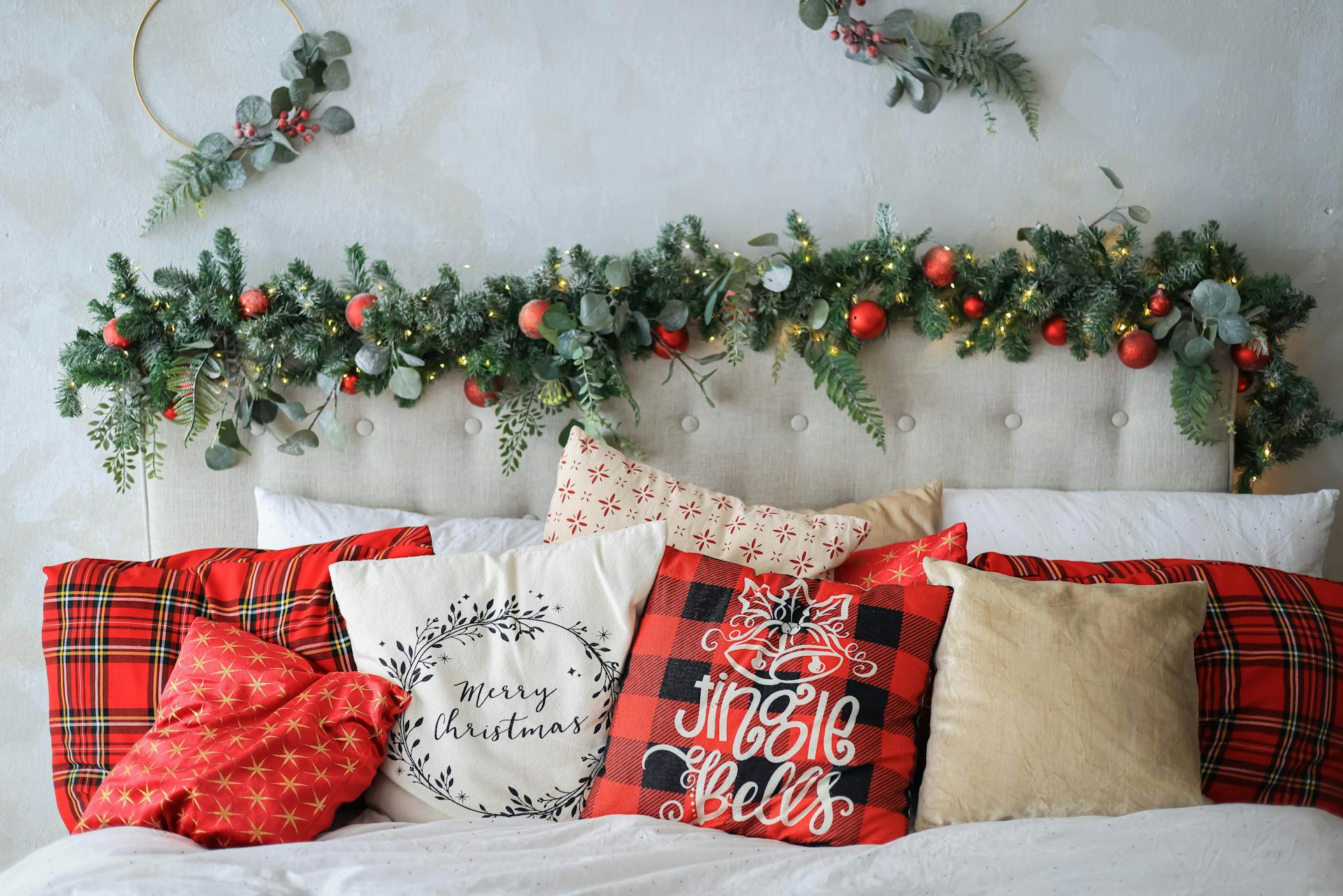 5 . Festive cushions and plaids