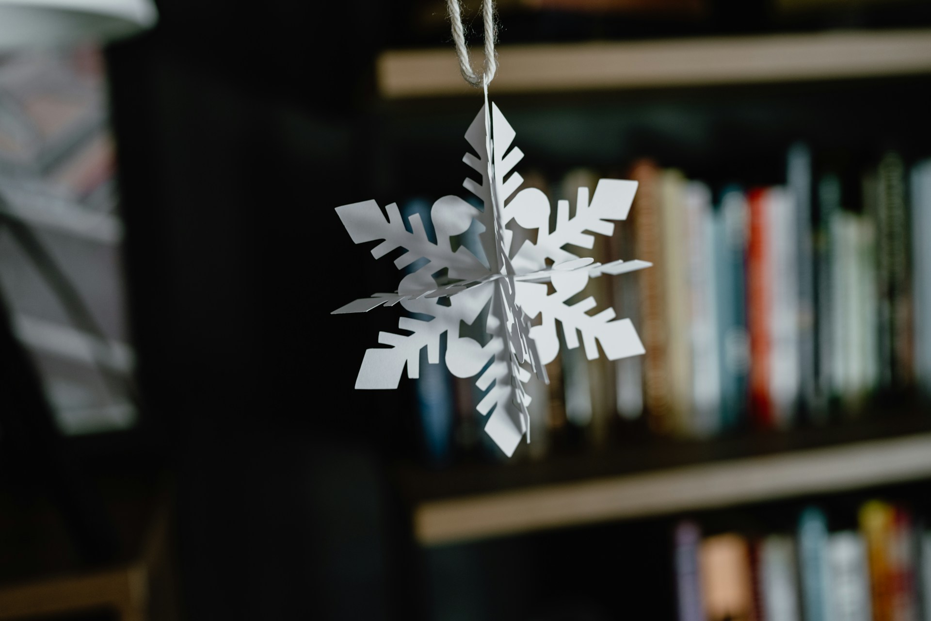 12 . Large artificial Christmas flakes