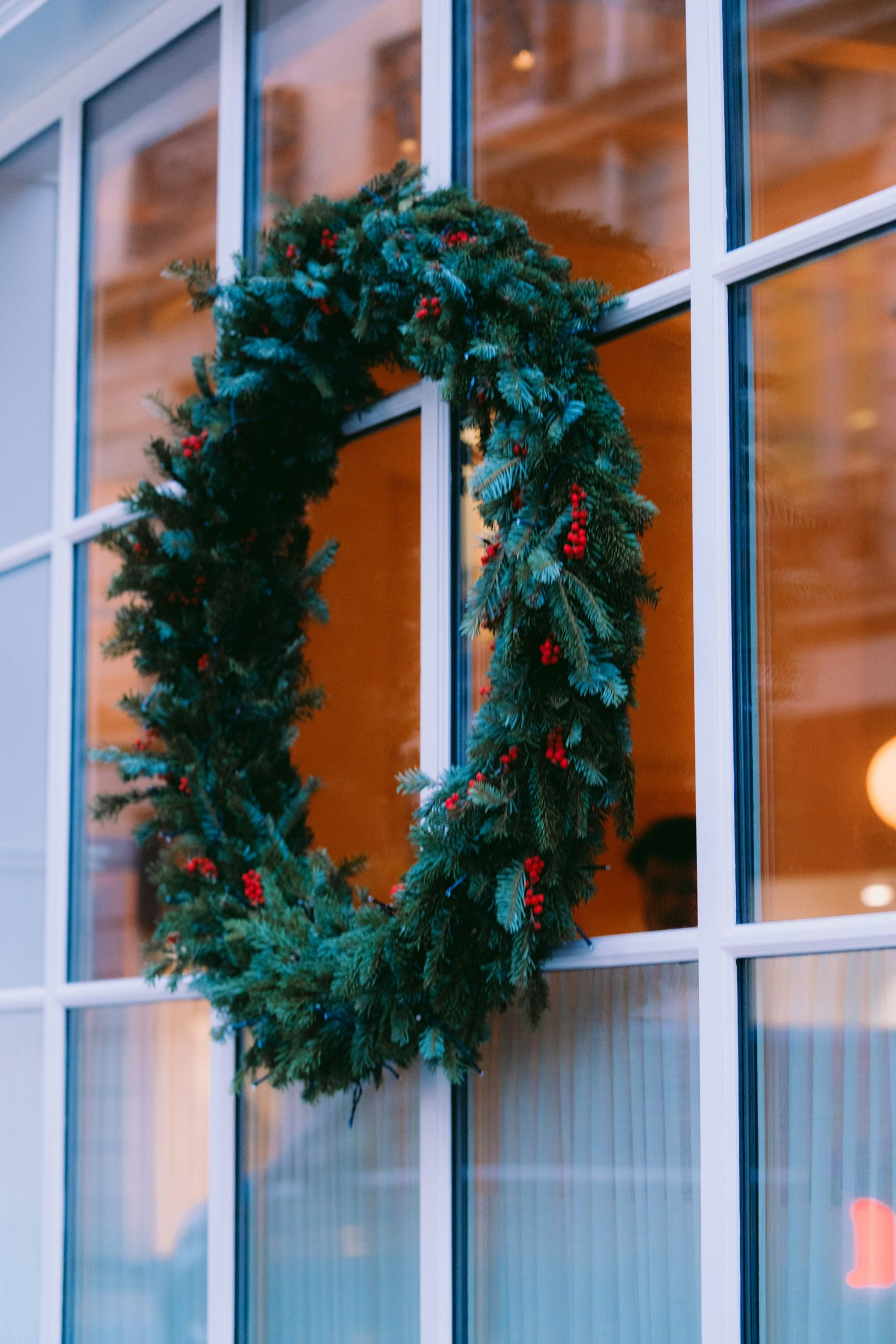 14 . Christmas wreaths on the windows