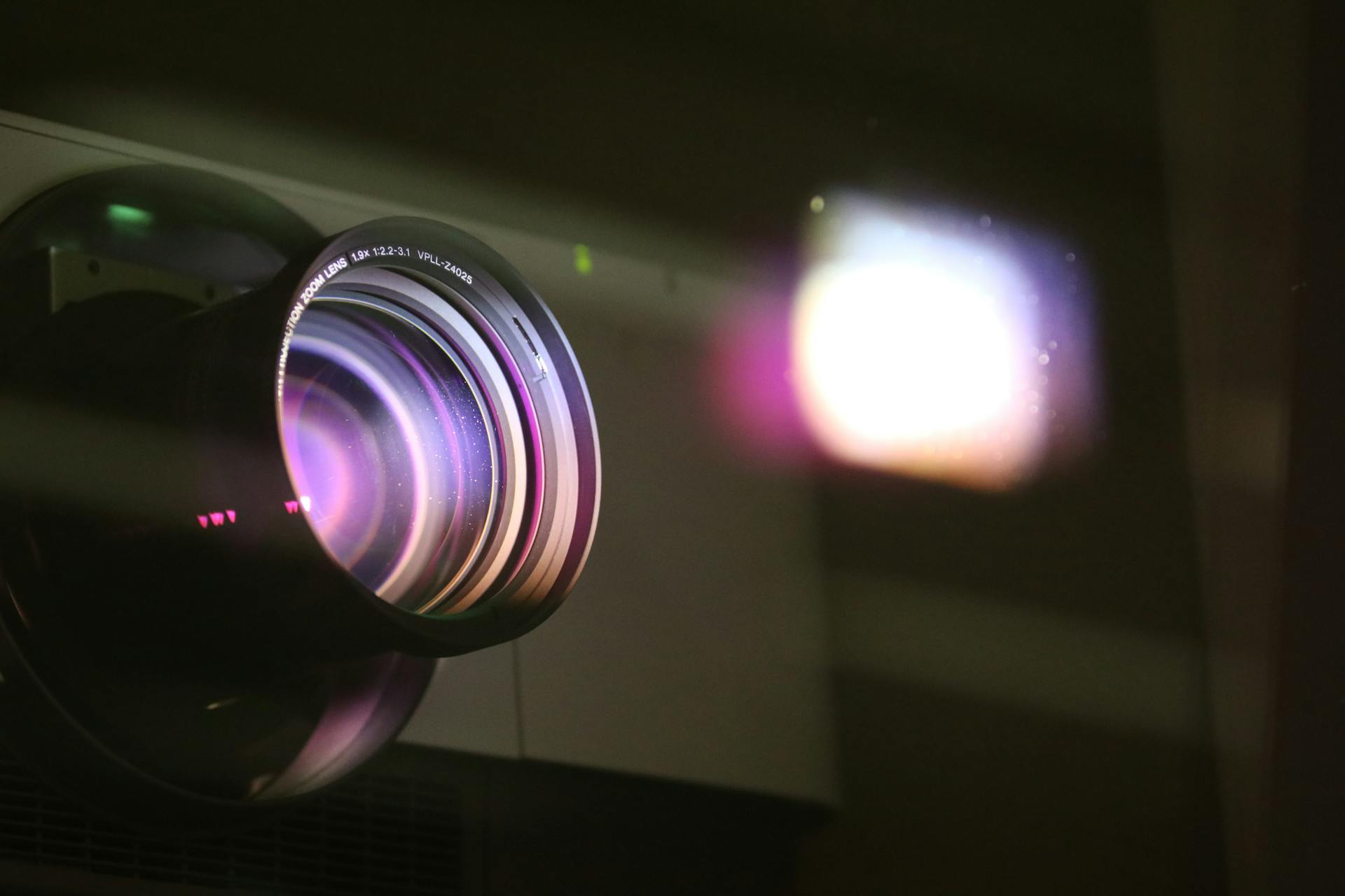 17 . Decorate your facade with spotlights