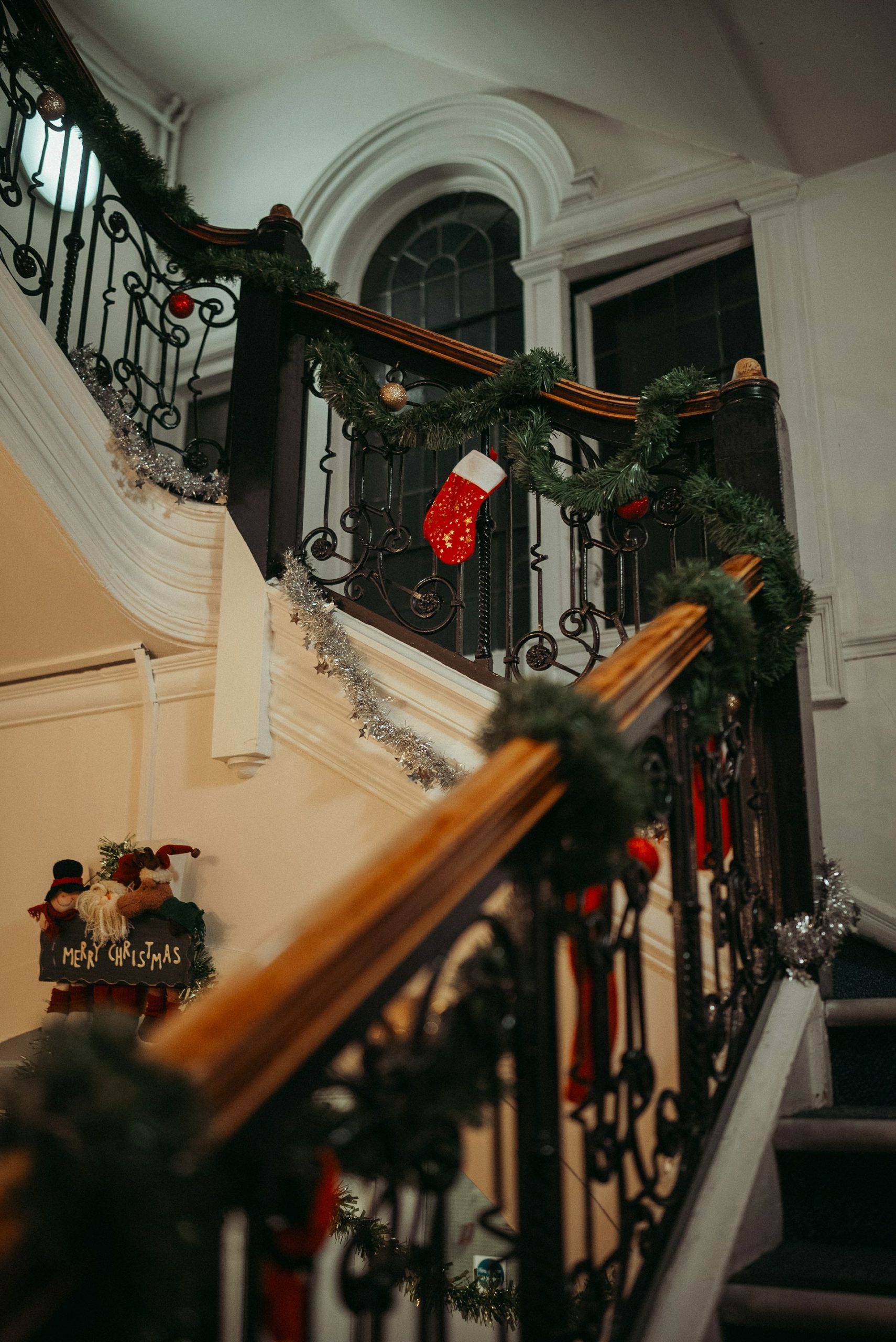 18 . Decorating balustrades