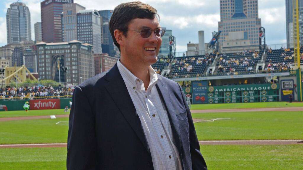 Pirates fans (really) fed up with owner