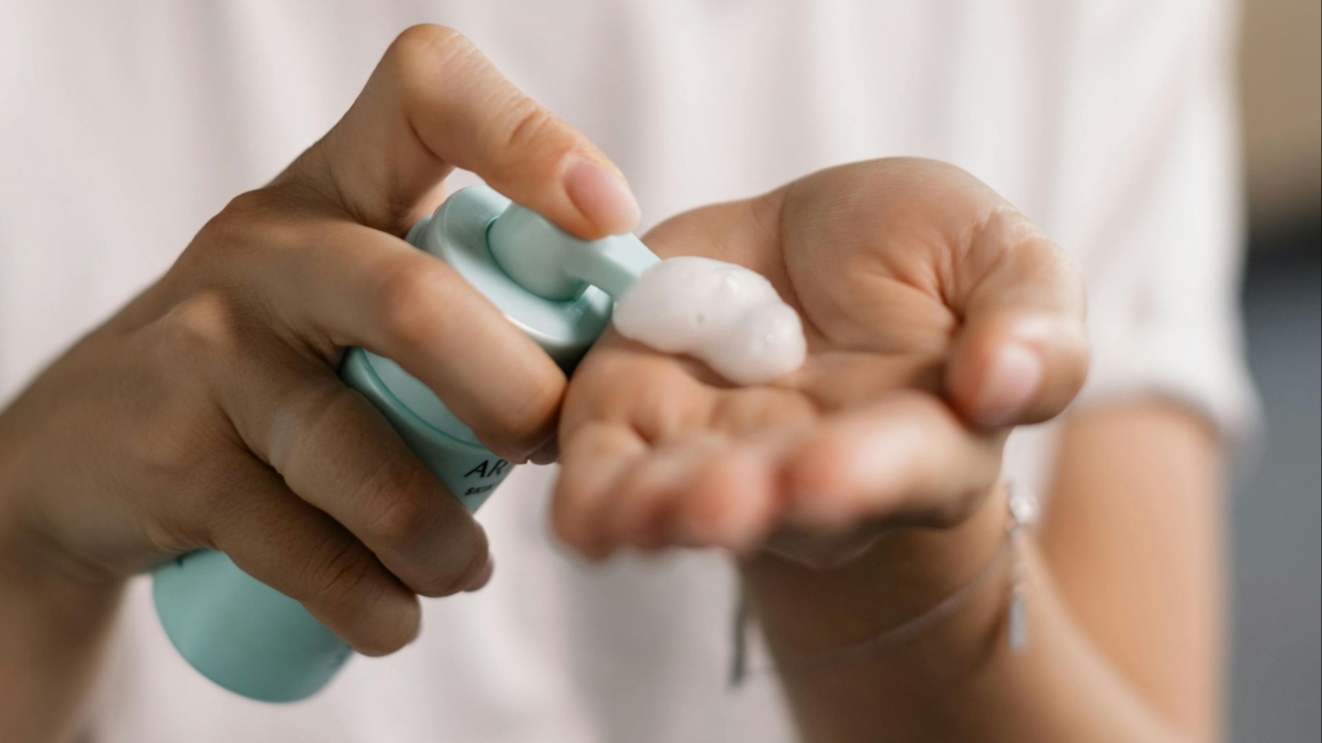 4. Hada Labo Gokujyun Premium Lotion