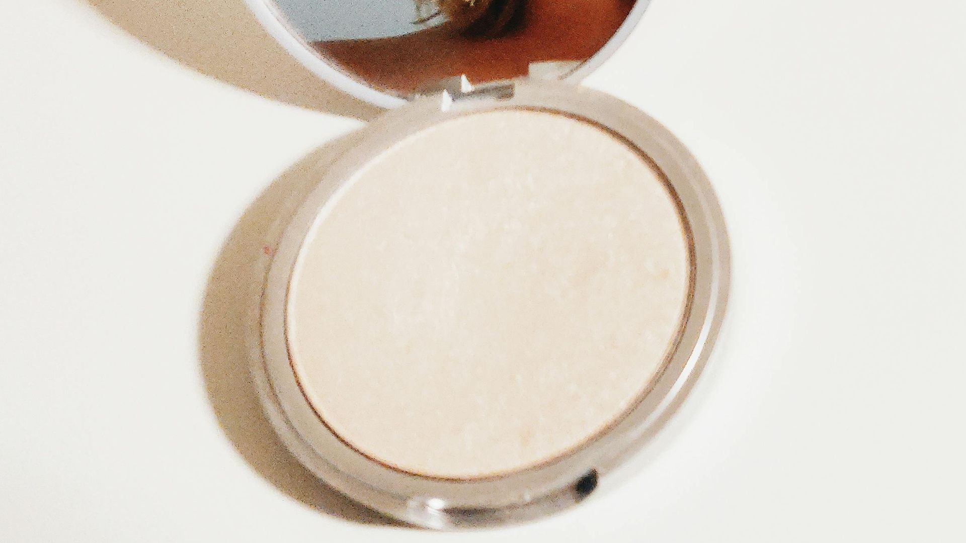 20. Canmake Marshmallow Finish Powder (poudre de finition à la guimauve)