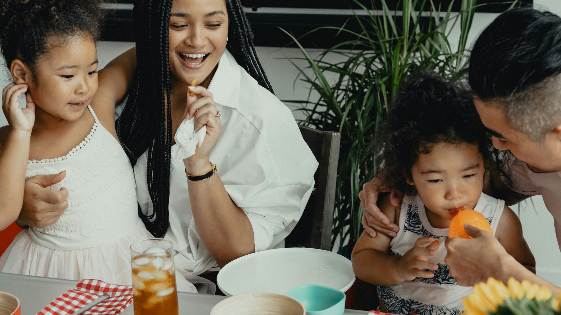 5. Savourer un repas en famille ou entre amis