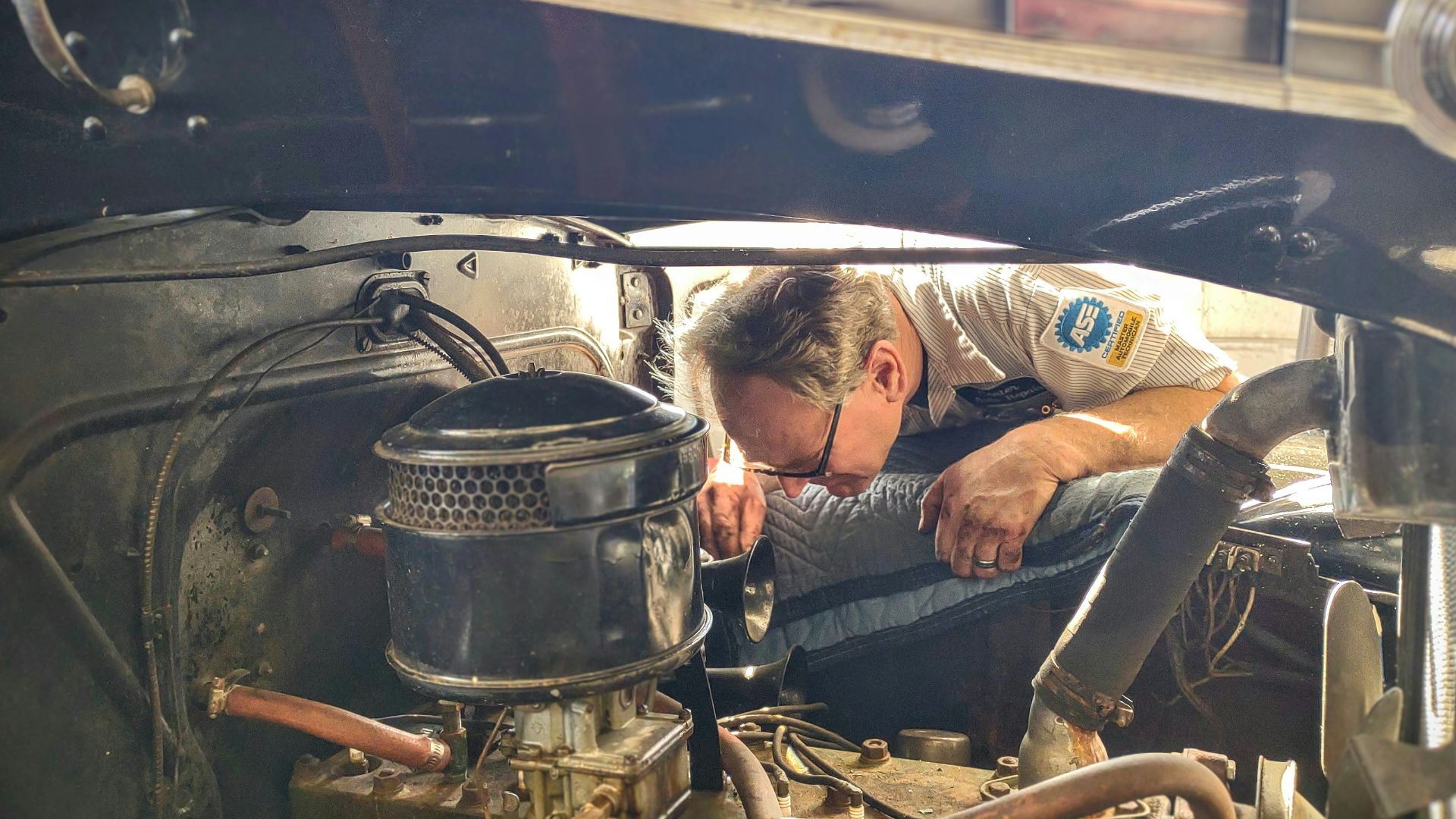 10. Inspecter les conduites, les disques et les plaquettes de frein