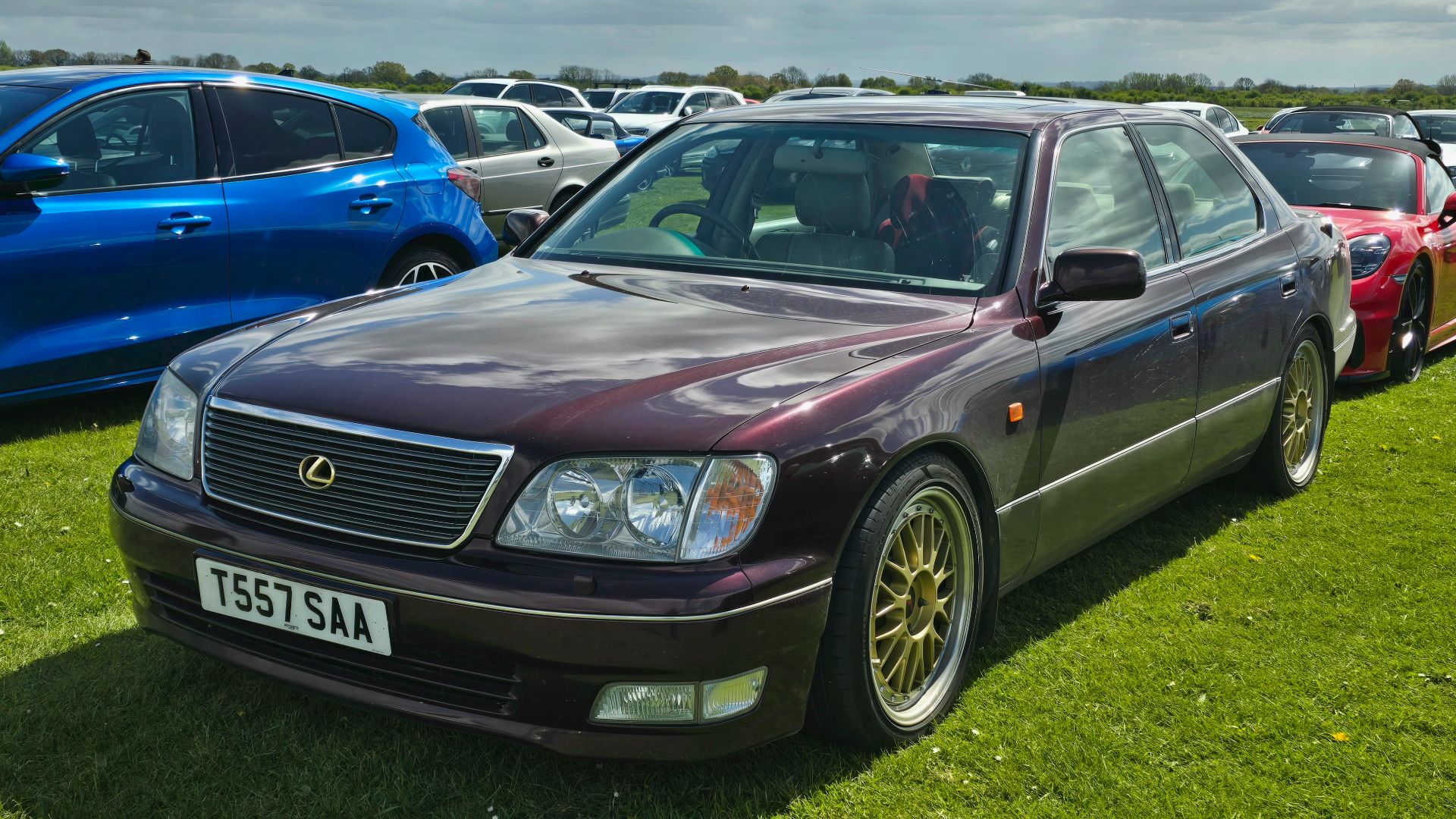 10. Lexus LS400