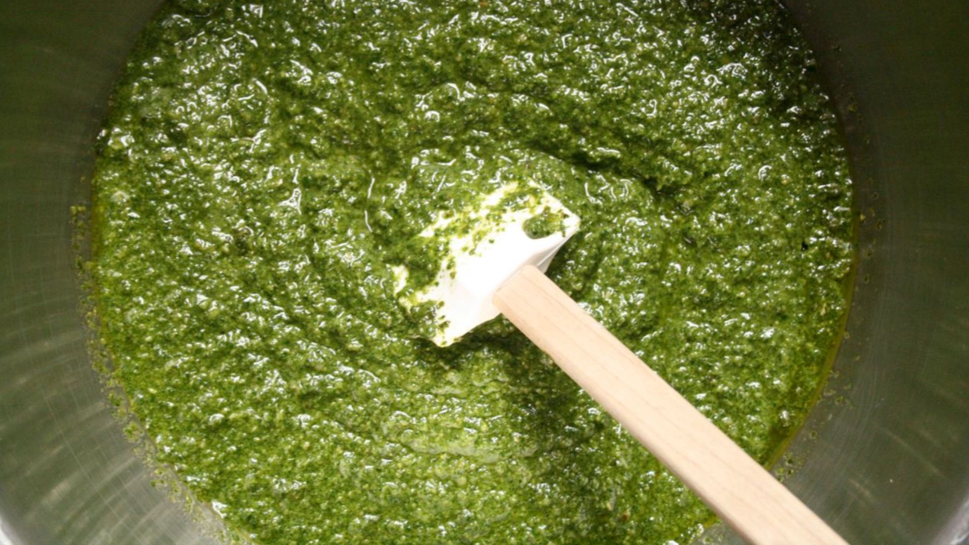 4. Pesto de basilic frais