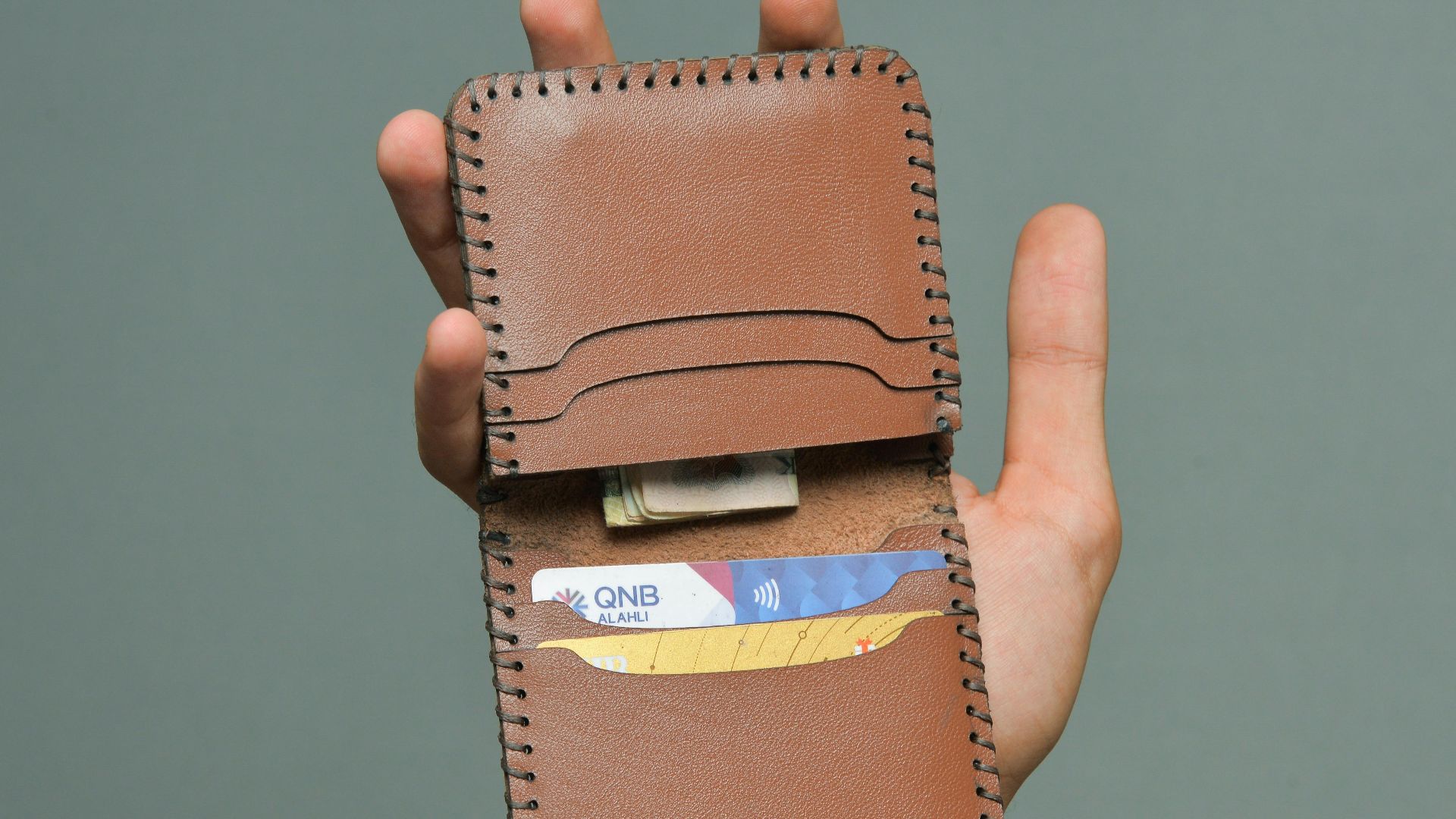 6. Portefeuille en cuir pliable avec protection RFID