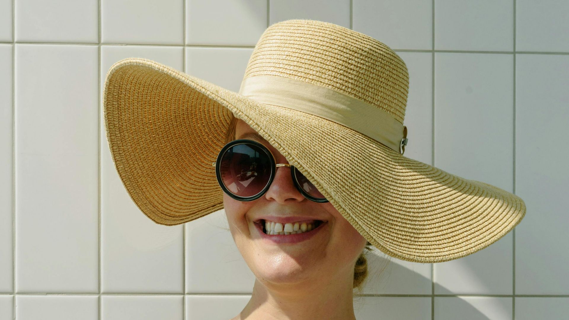 18. Chapeau de soleil à bord large avec protection UV