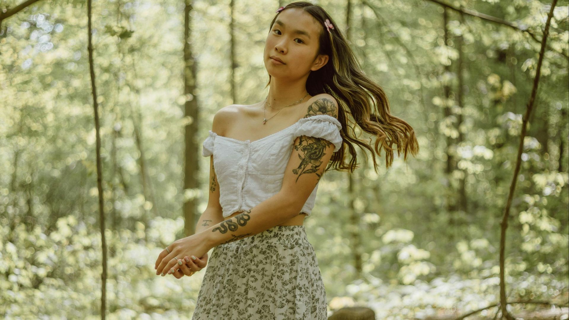 3. Robes à taille empire pour réorienter l'attention