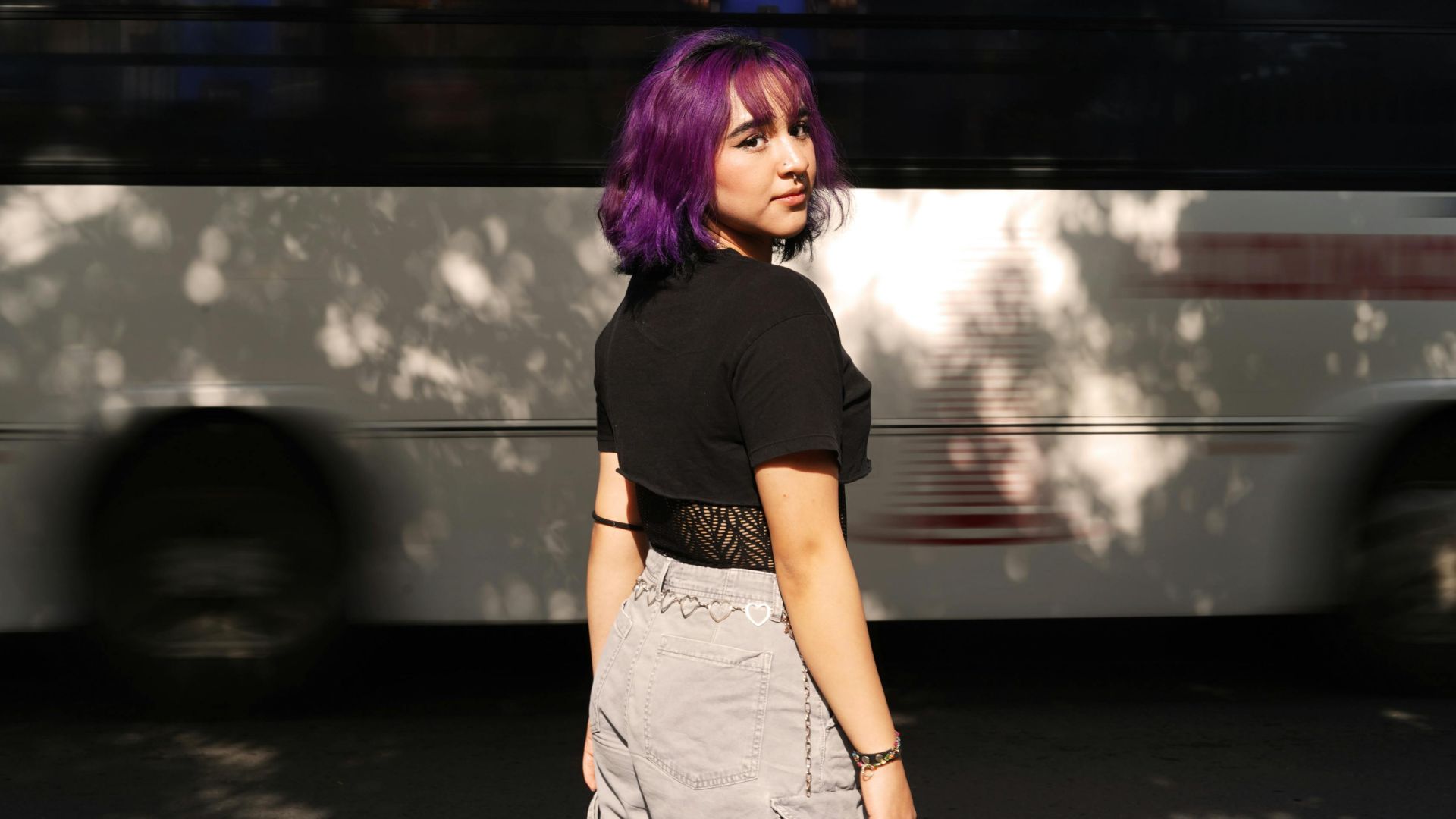 4. Hauts de couleur foncée pour un effet amincissant